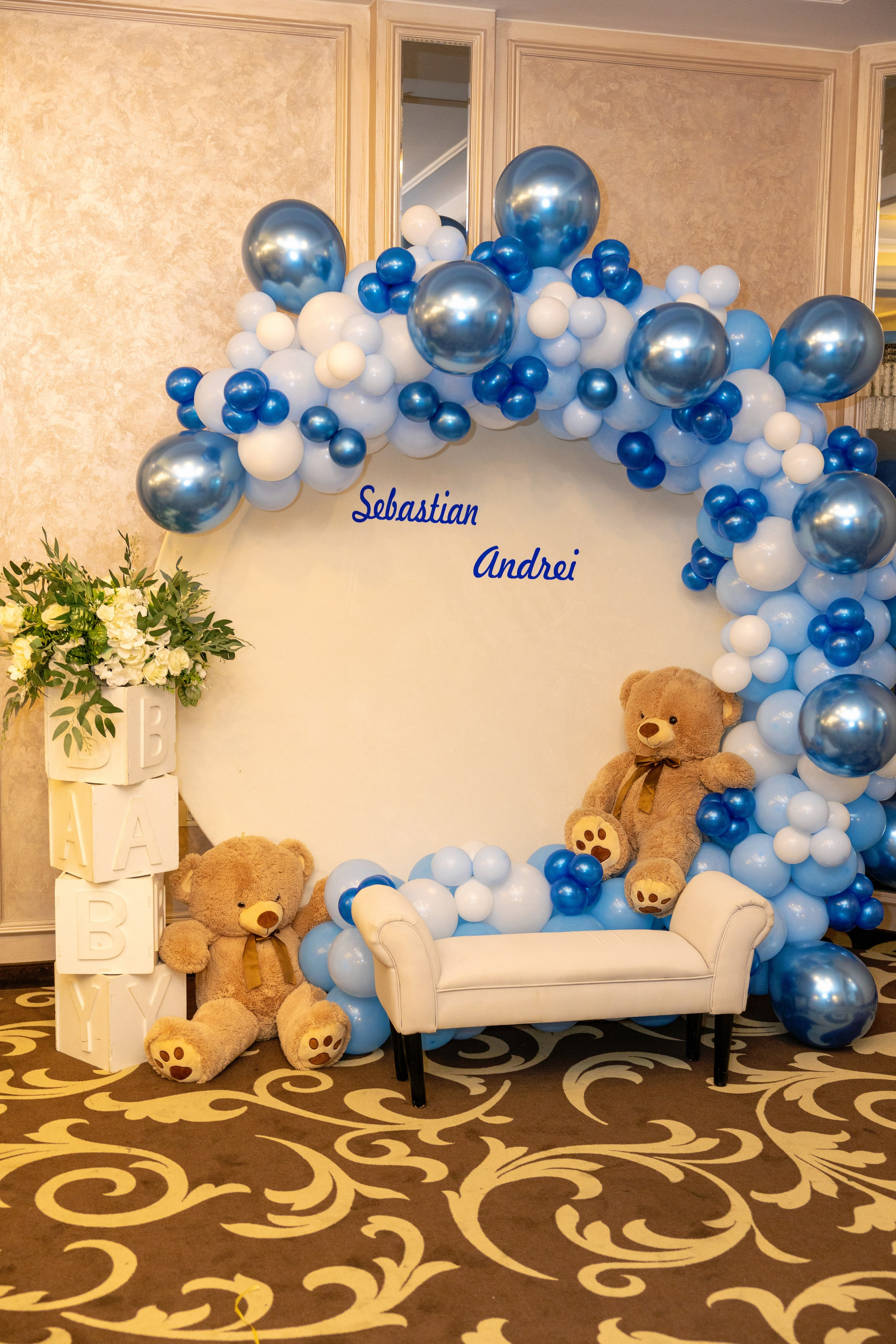 Andrei Sebastian. Moments By Gub