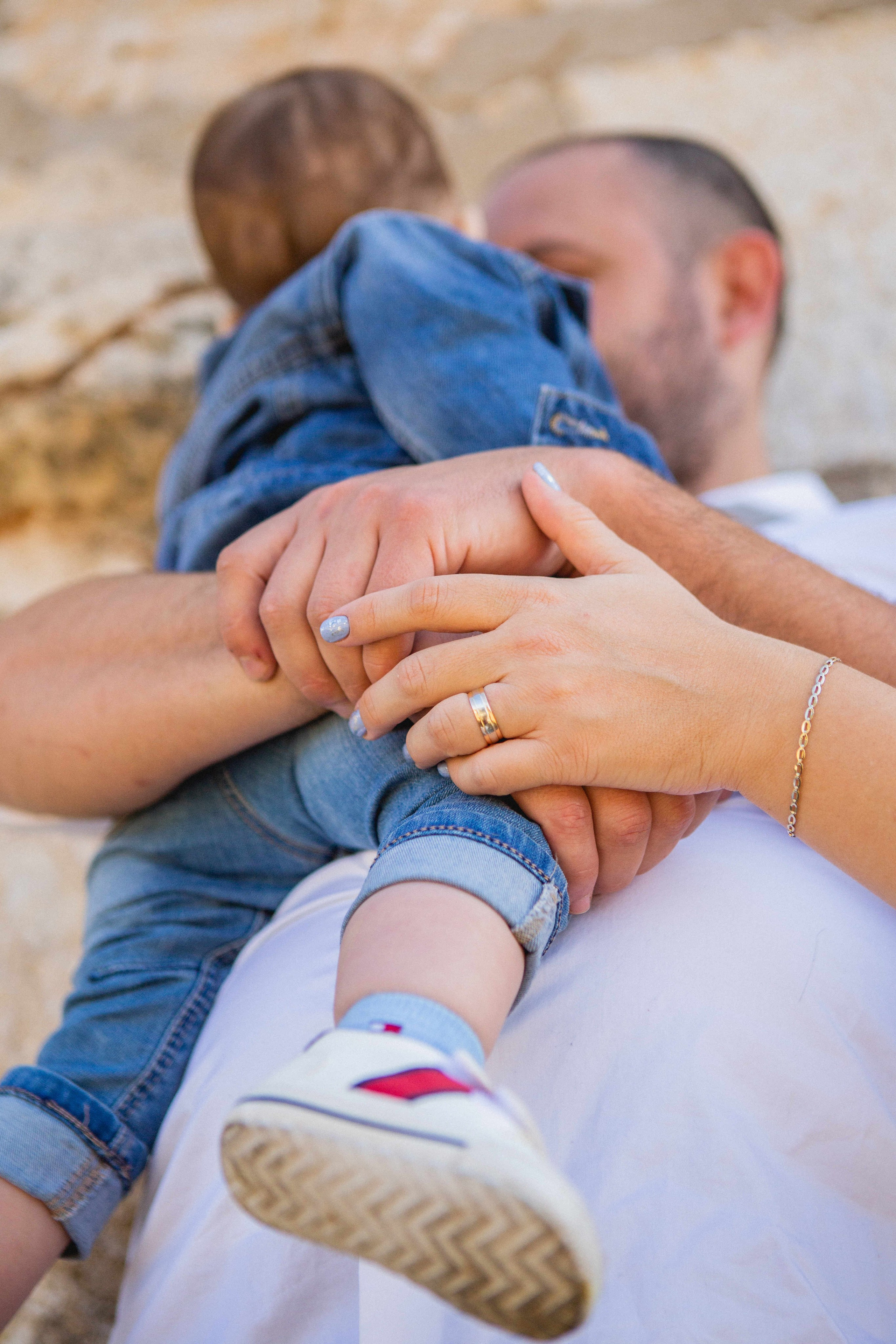 AT THE WALLS OF THE OLD CITY. PHOTOGRAPHER IN ISRAEL