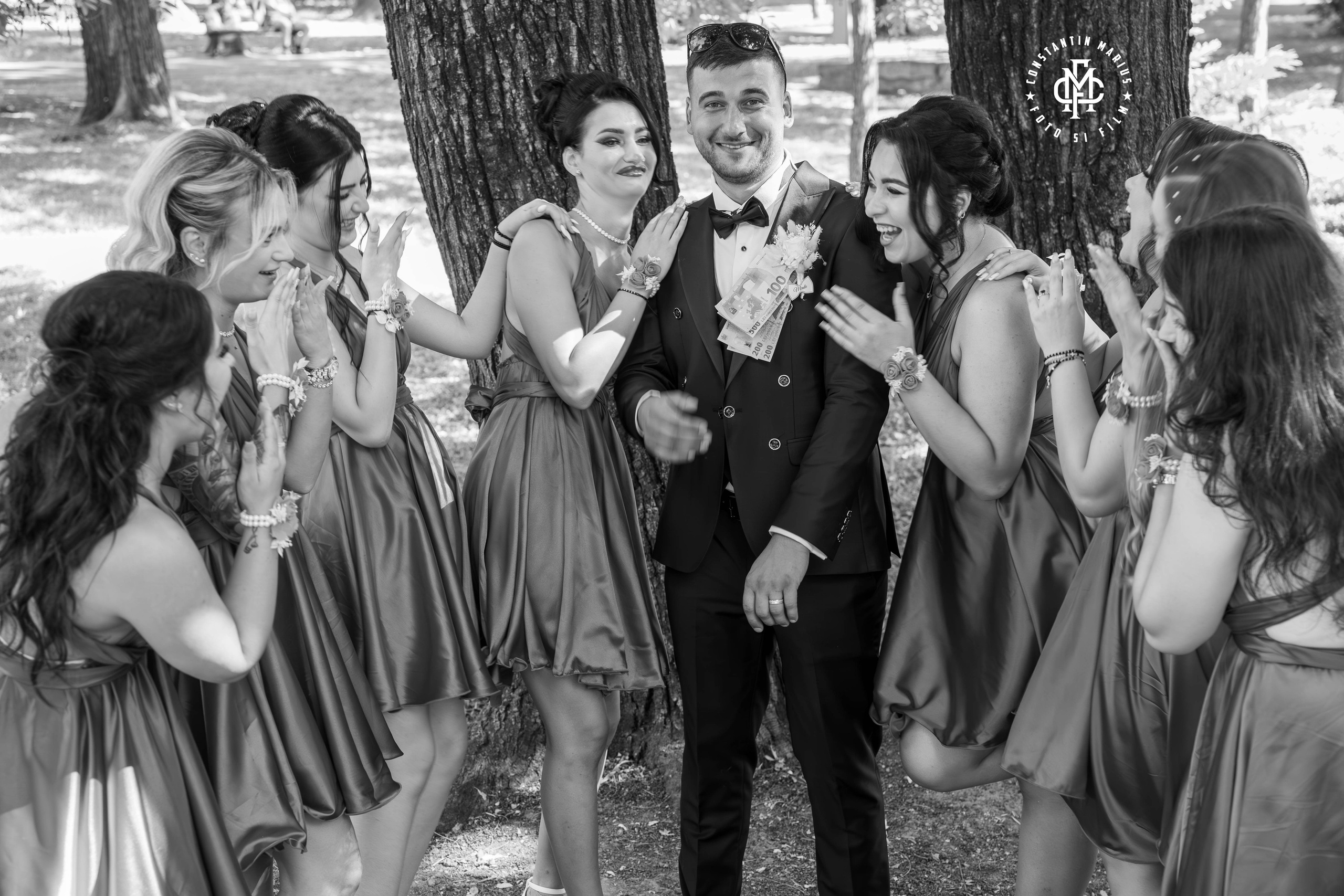 WEDDING PHOTOGRAPHY. DESPRE NOI