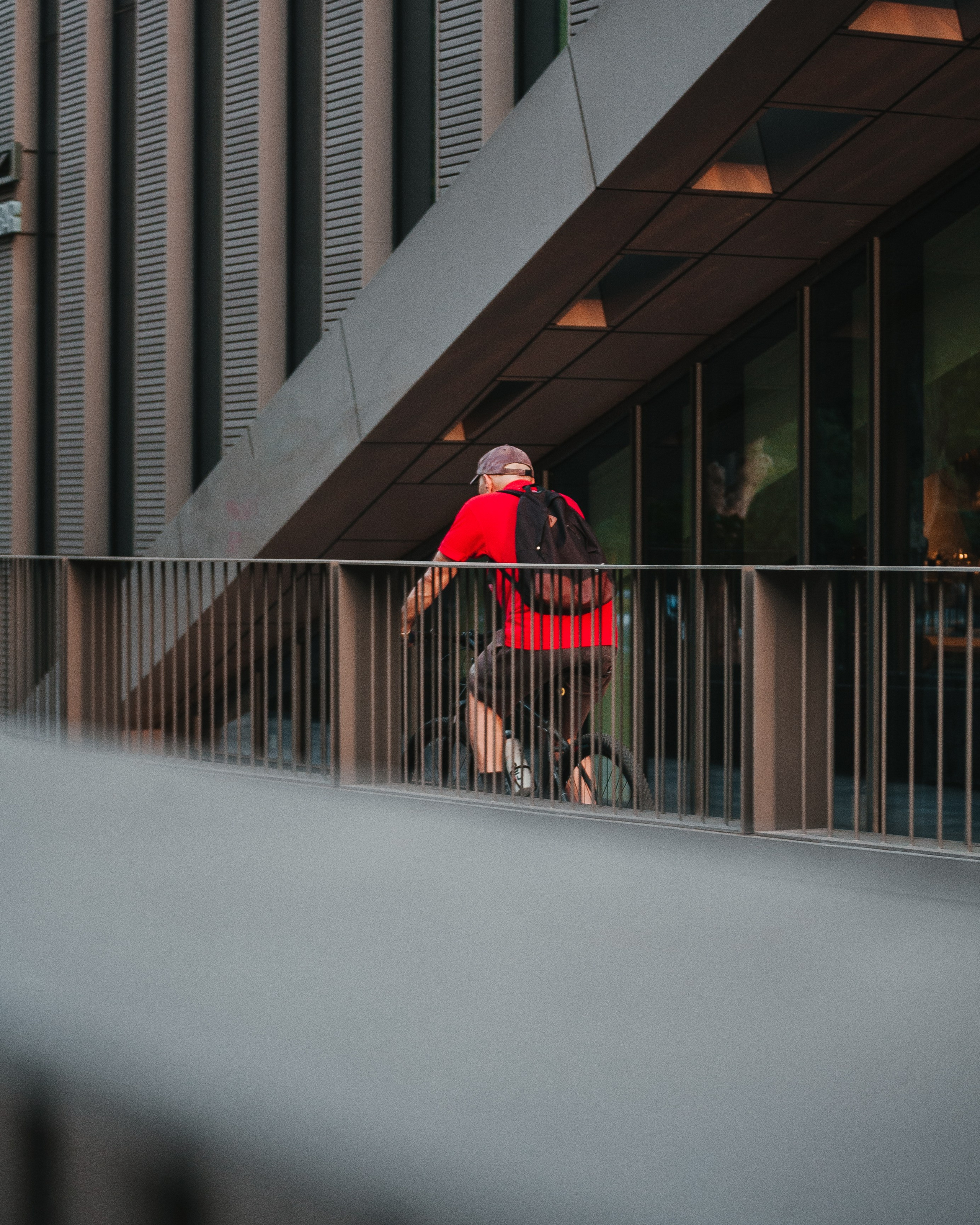 T B I L I S I. Bspander