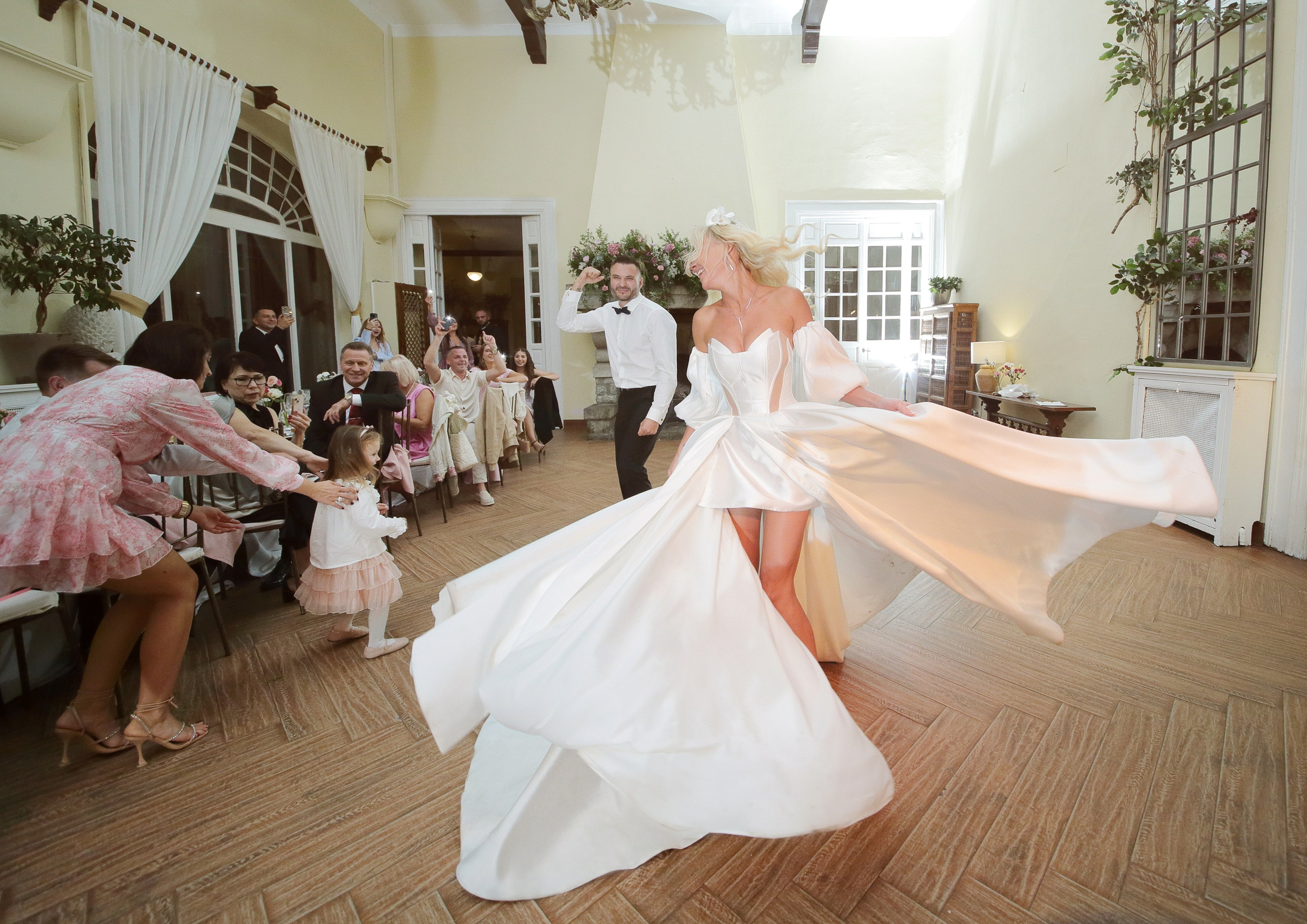 Madrid. Finca El Gasco. Luxury wedding, portrait, family photographer over Europe