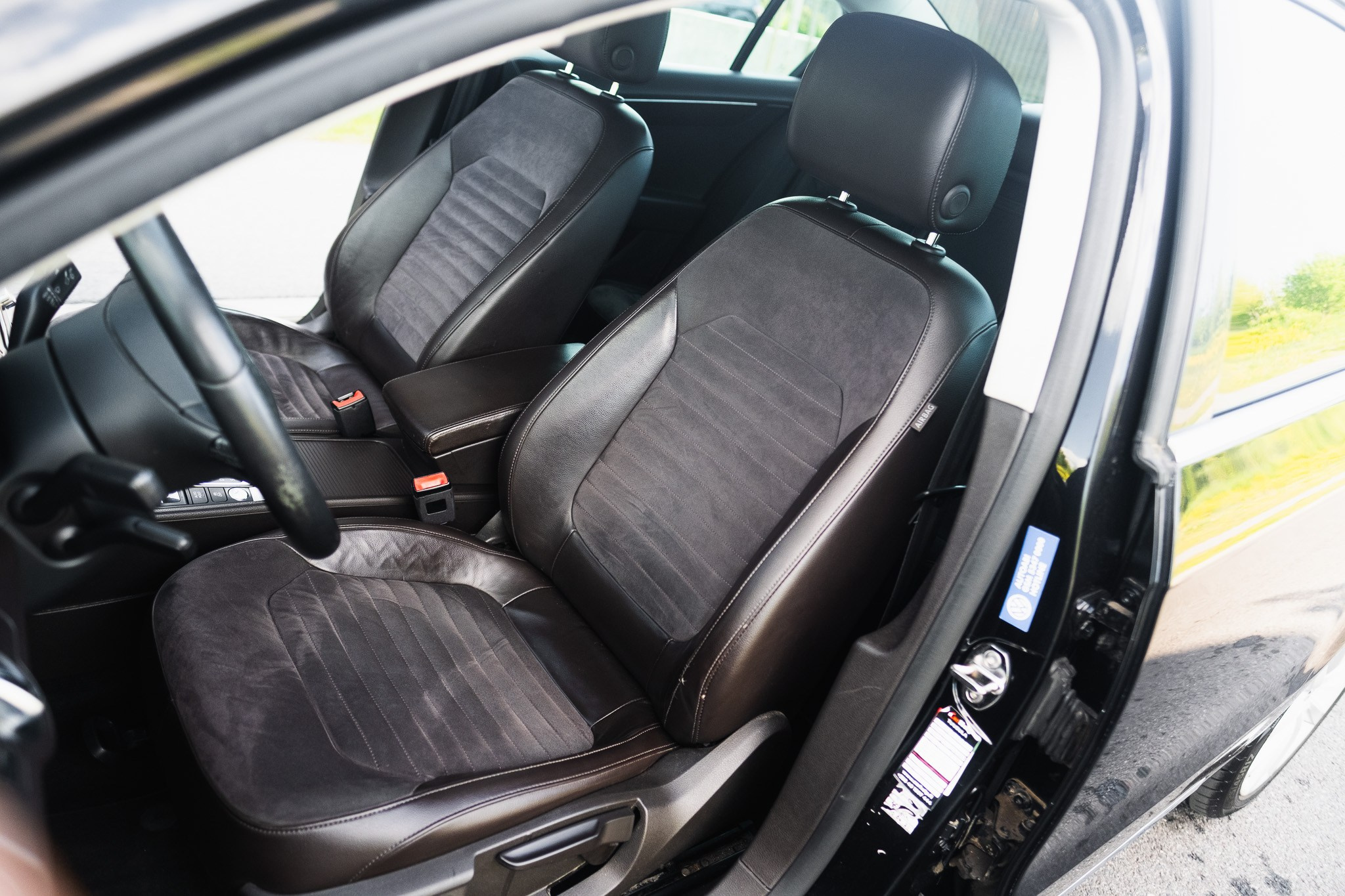 VW passat. LOHA VISUALS — AUTOMOTIVE PHOTOGRAPHY