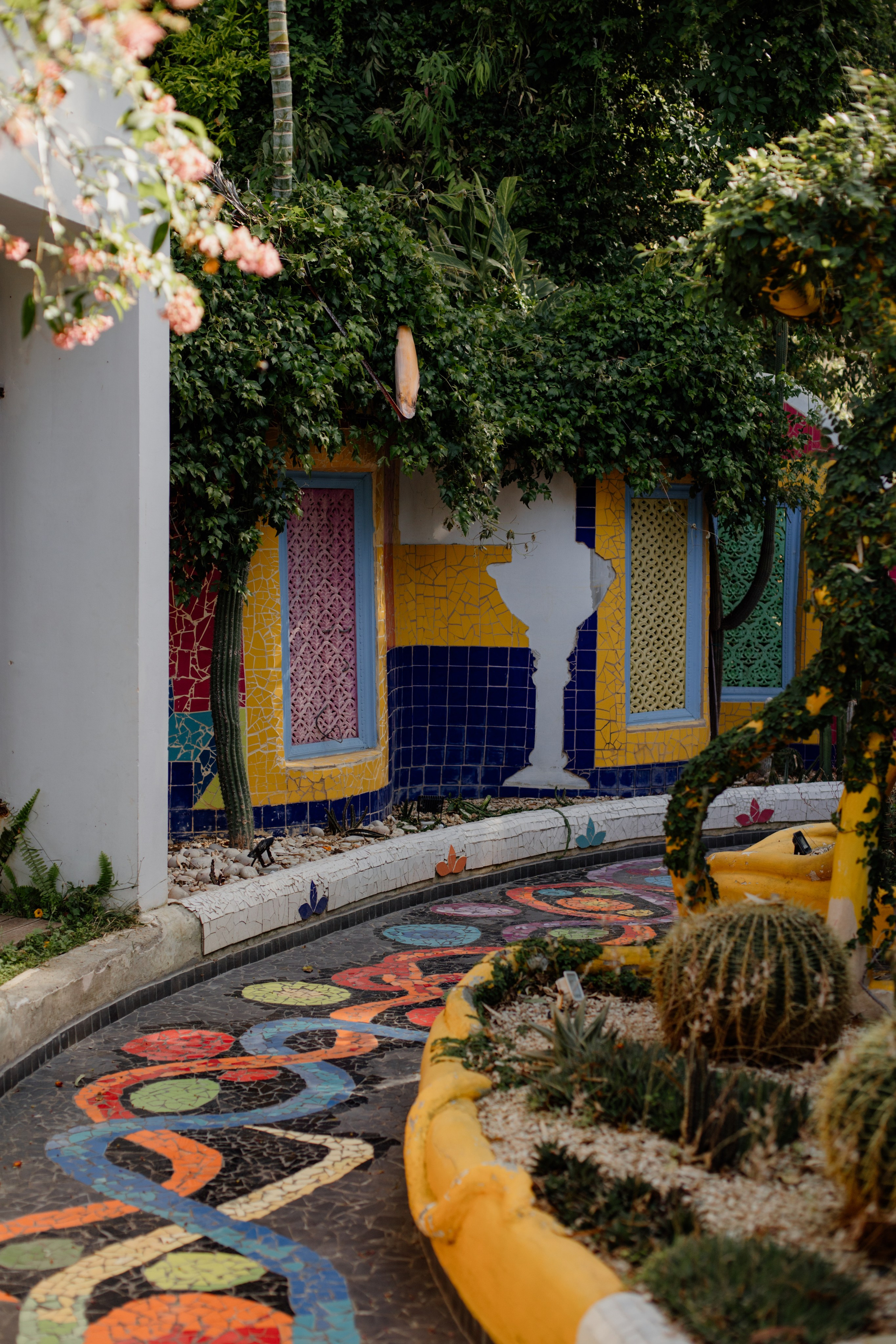 Payabl. Summer Party. Family and business portrait’s photographer in Cyprus