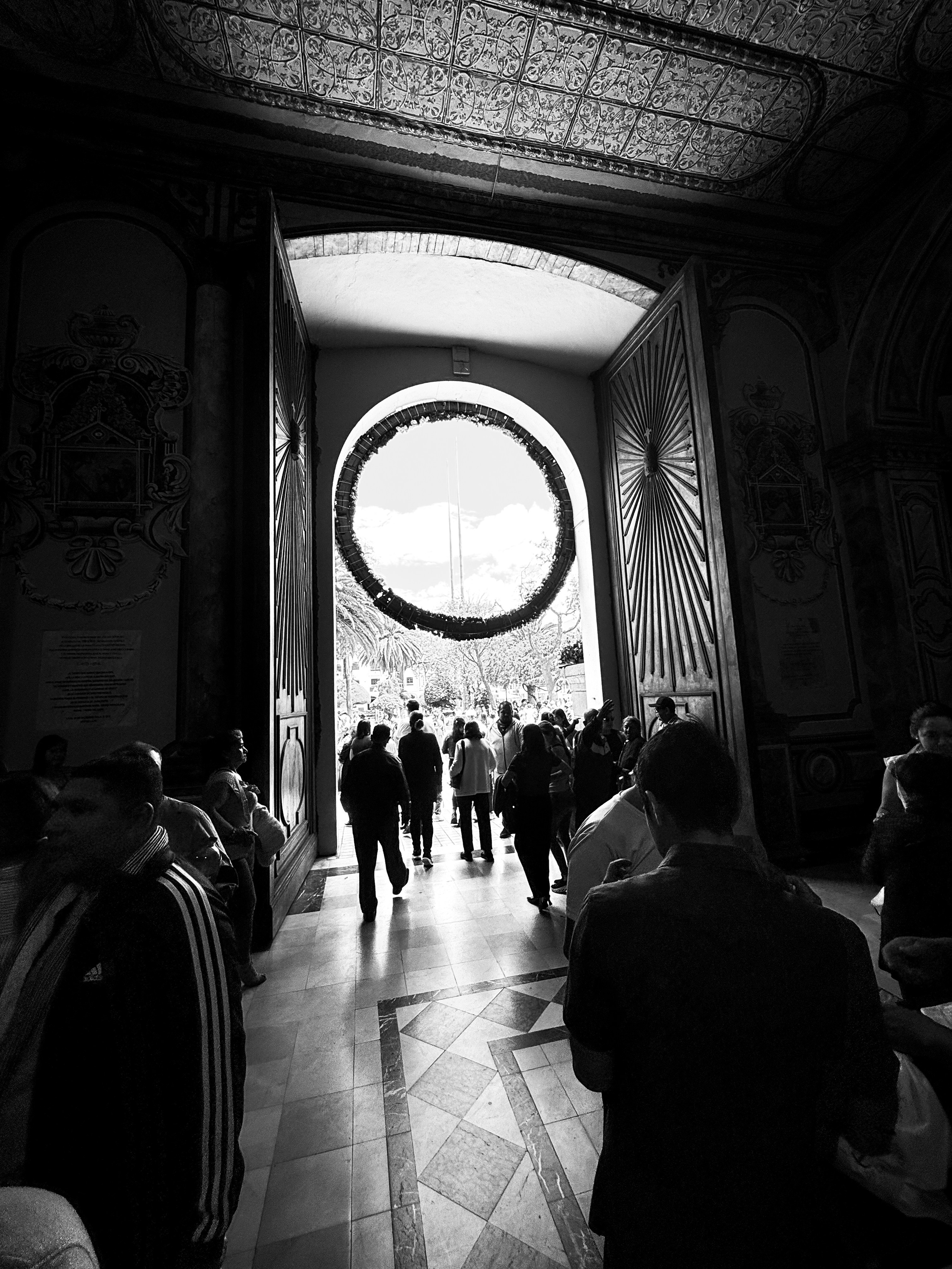 Black and White Street Photography | Jordy Chuquimarca. Jordy Chuquimarca Fotografía