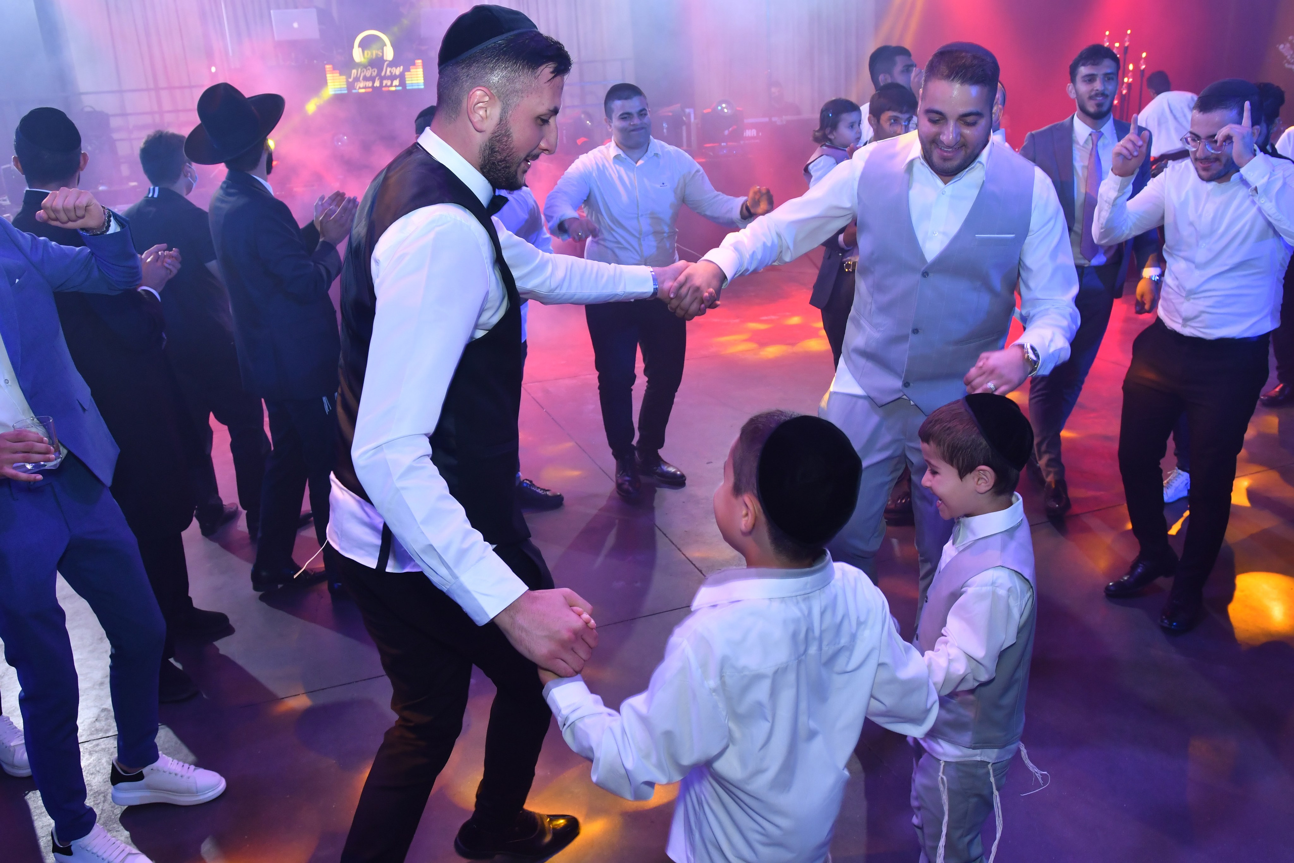 Efrat & Yosef. Wedding and events photographers Studio Shalom