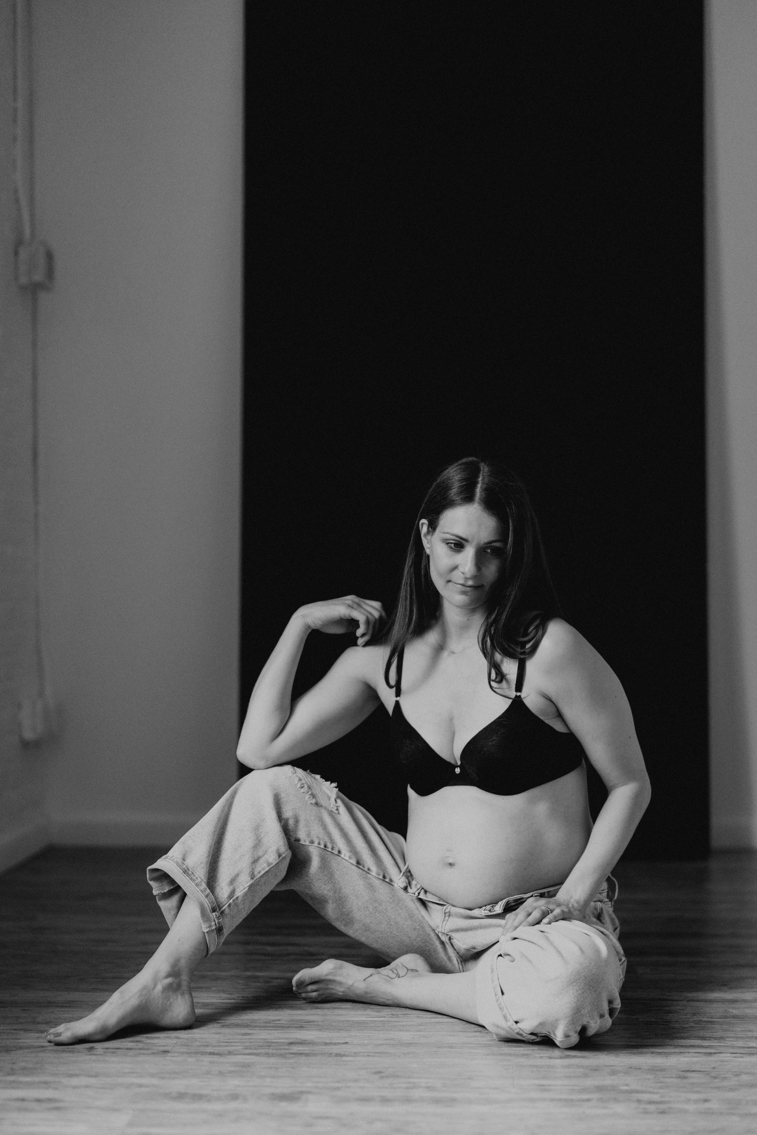 Bridget. Modern maternity photographer in Long Island New York