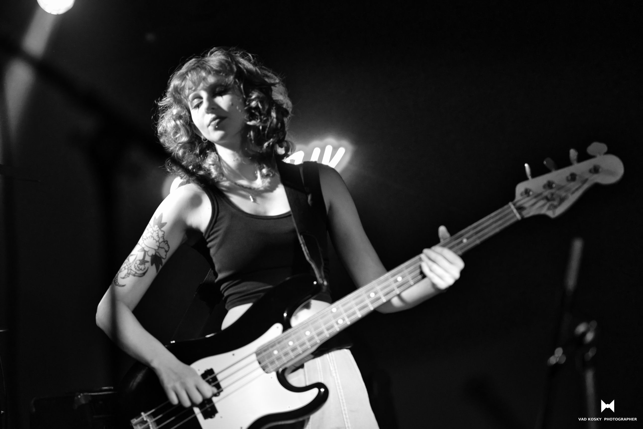 Crimson bass — Mary Bar Haifa 28.11.25. Vad Kosky Photographer