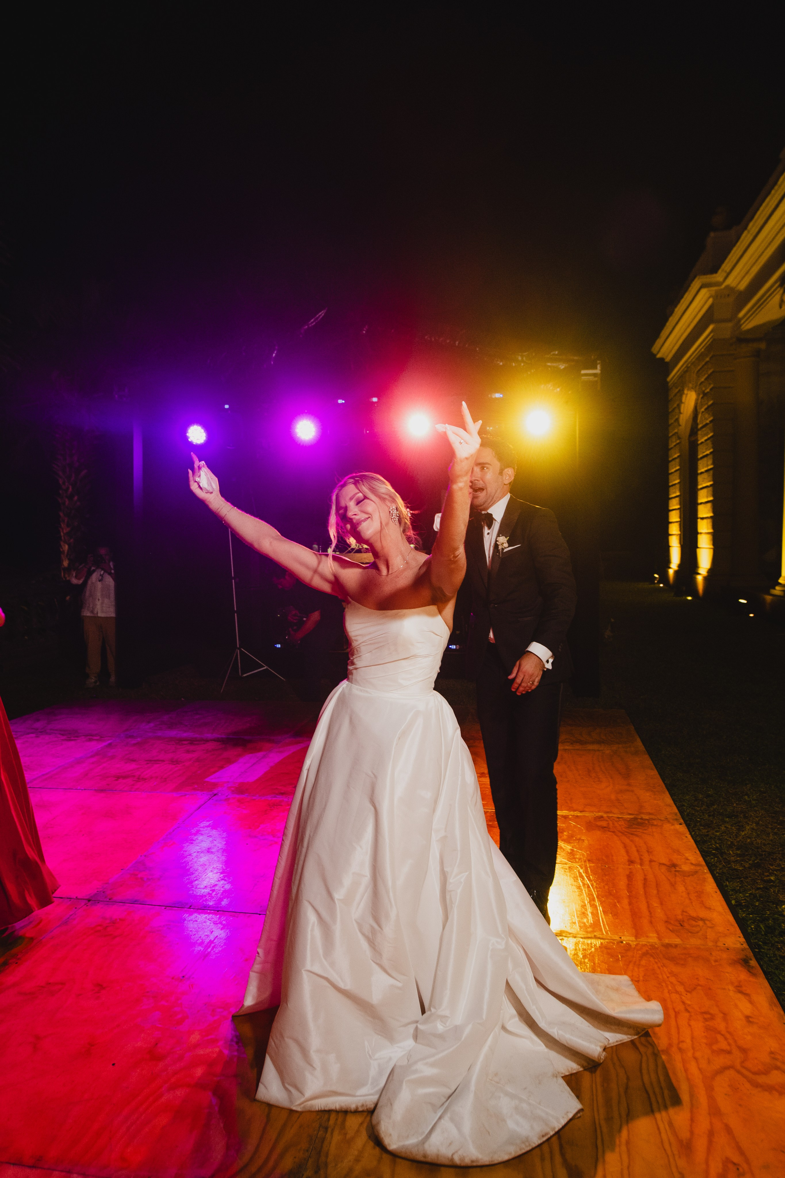 Sasha & Mike. Antonio Soberano Photography