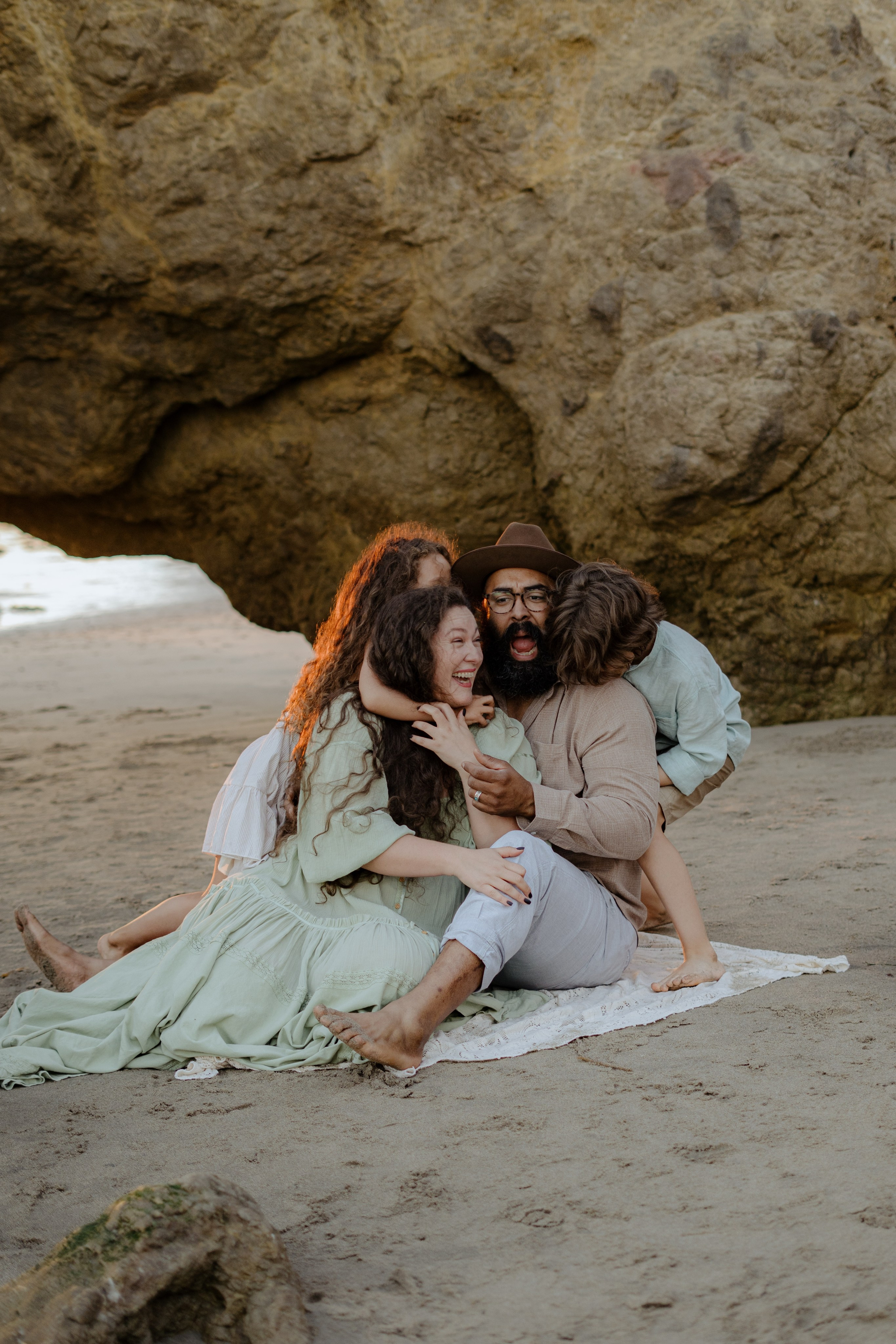 Family photoshoot. Orange County Wedding Photographer & Videographer | Candid & Timeless Wedding Photo + Video | Italiantsev