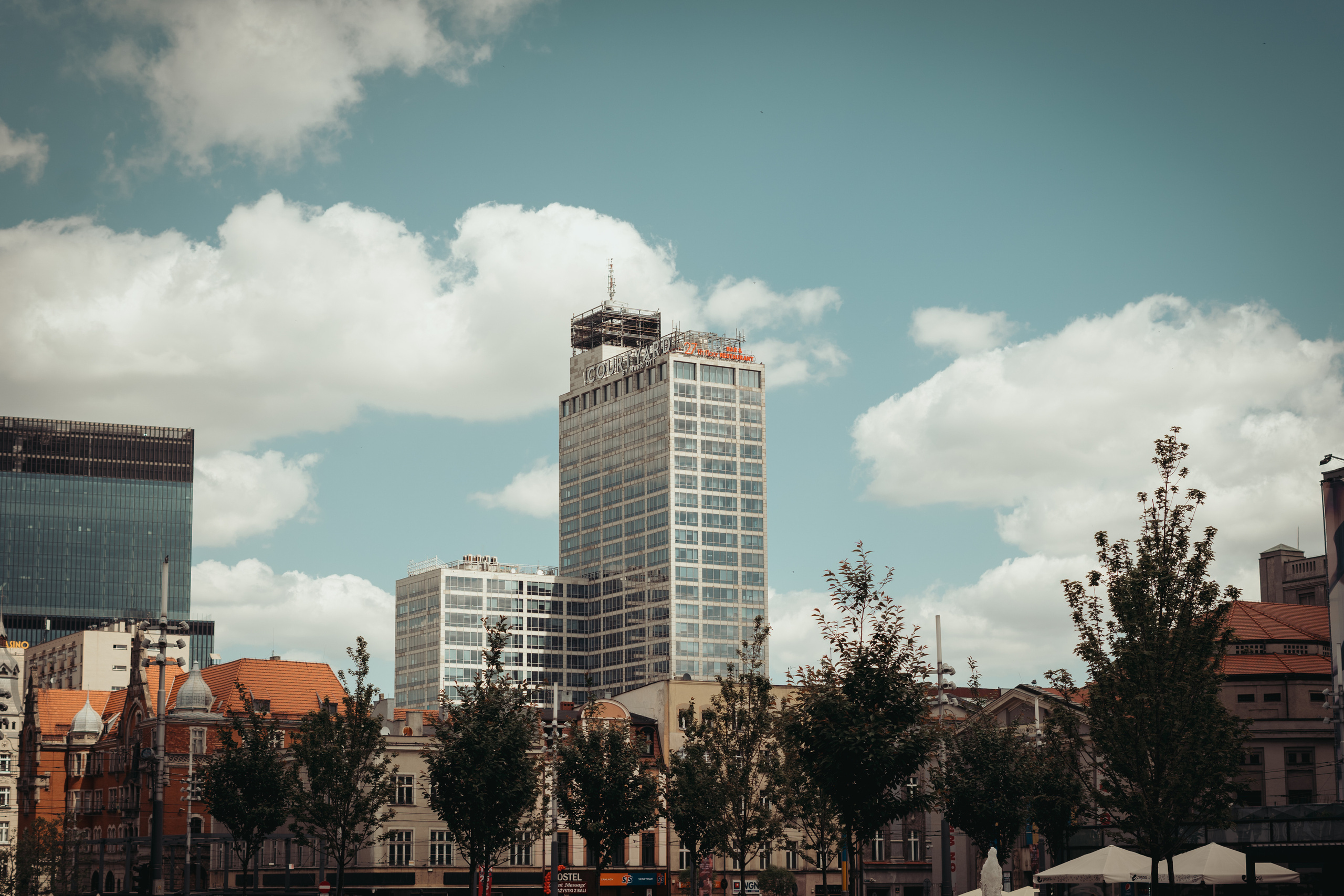 Roaming. Mike Avelli