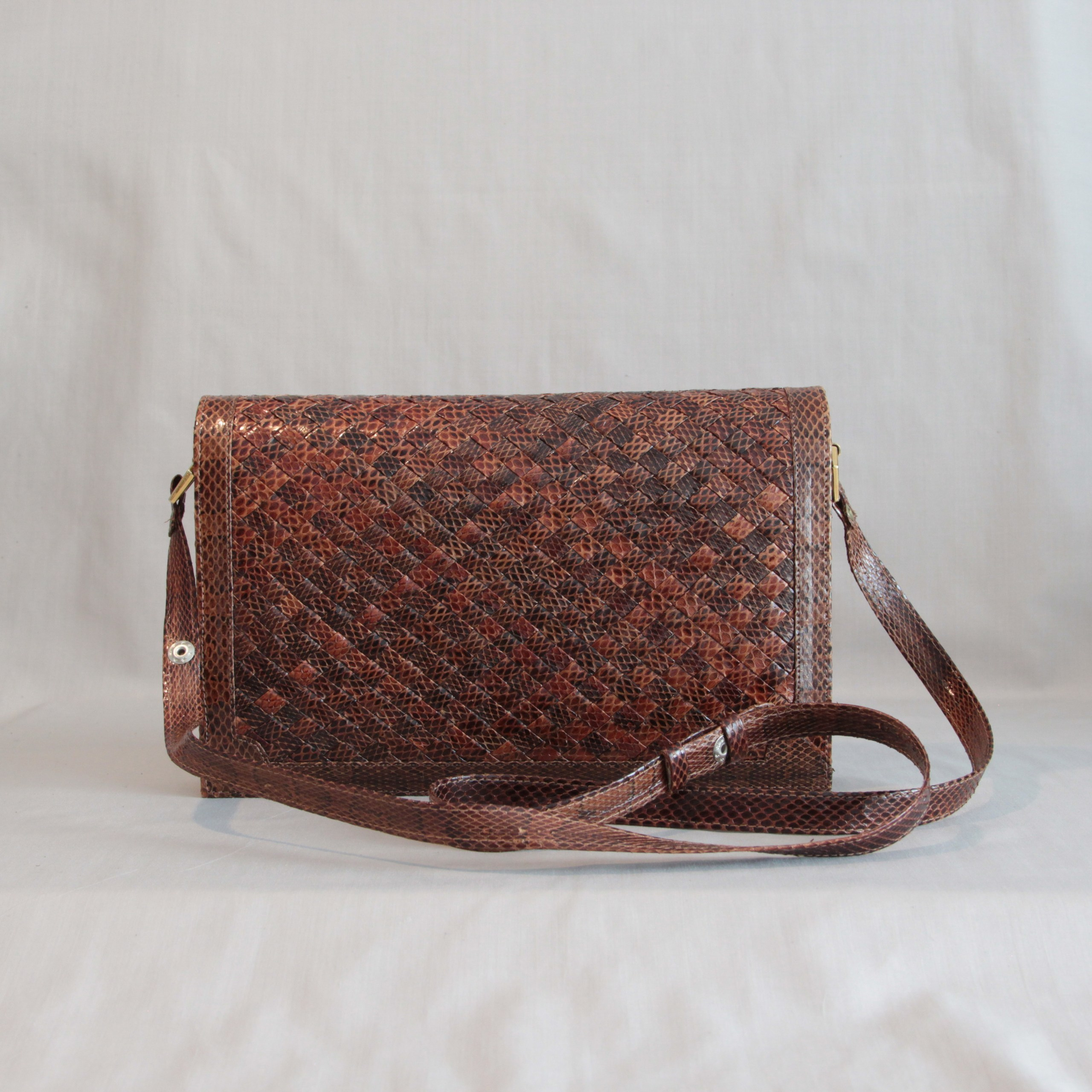 Bag2. Современнные и актикварные украшения в Барселоне, Москве и Санкт-Петербурге