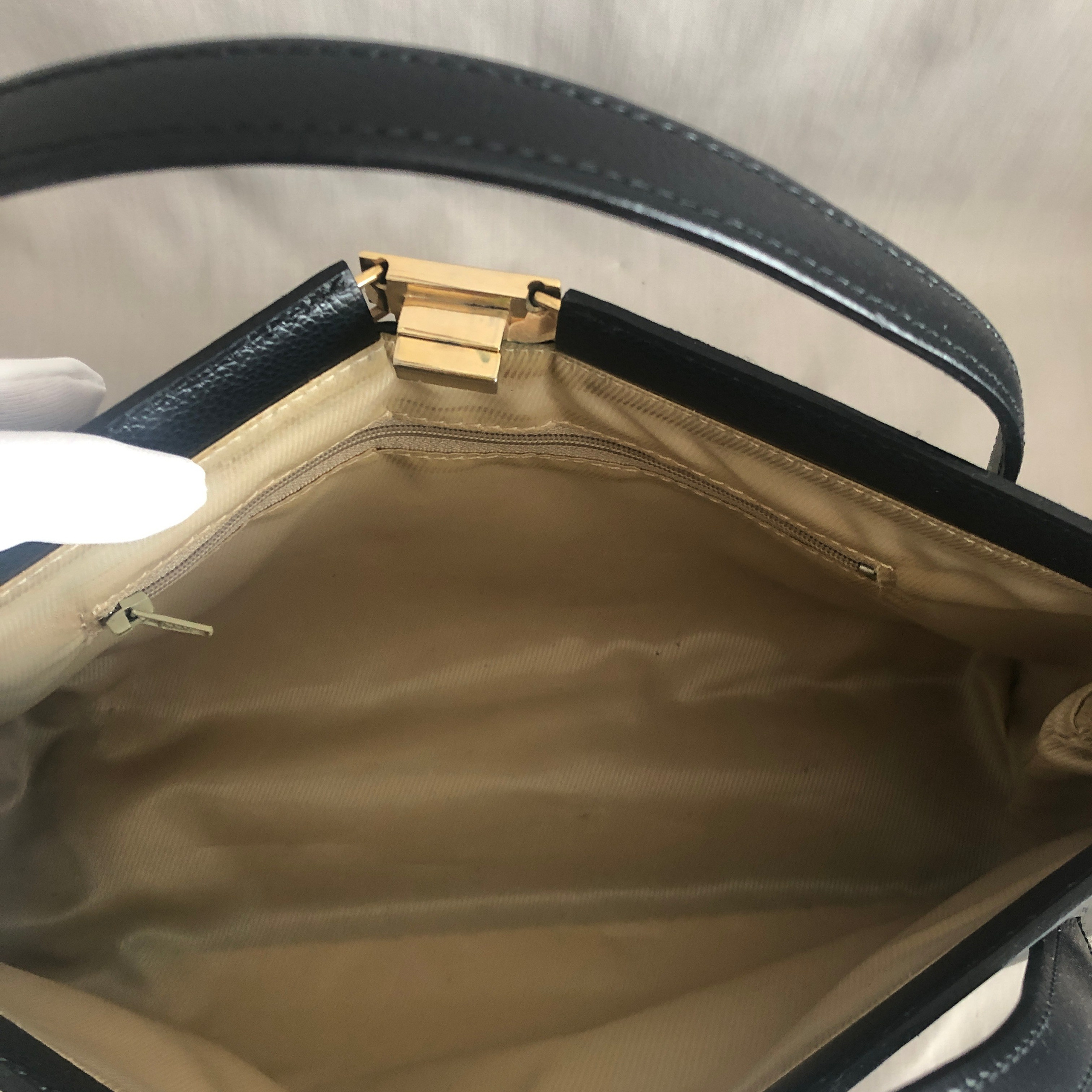 Bag6. Современнные и актикварные украшения в Барселоне, Москве и Санкт-Петербурге