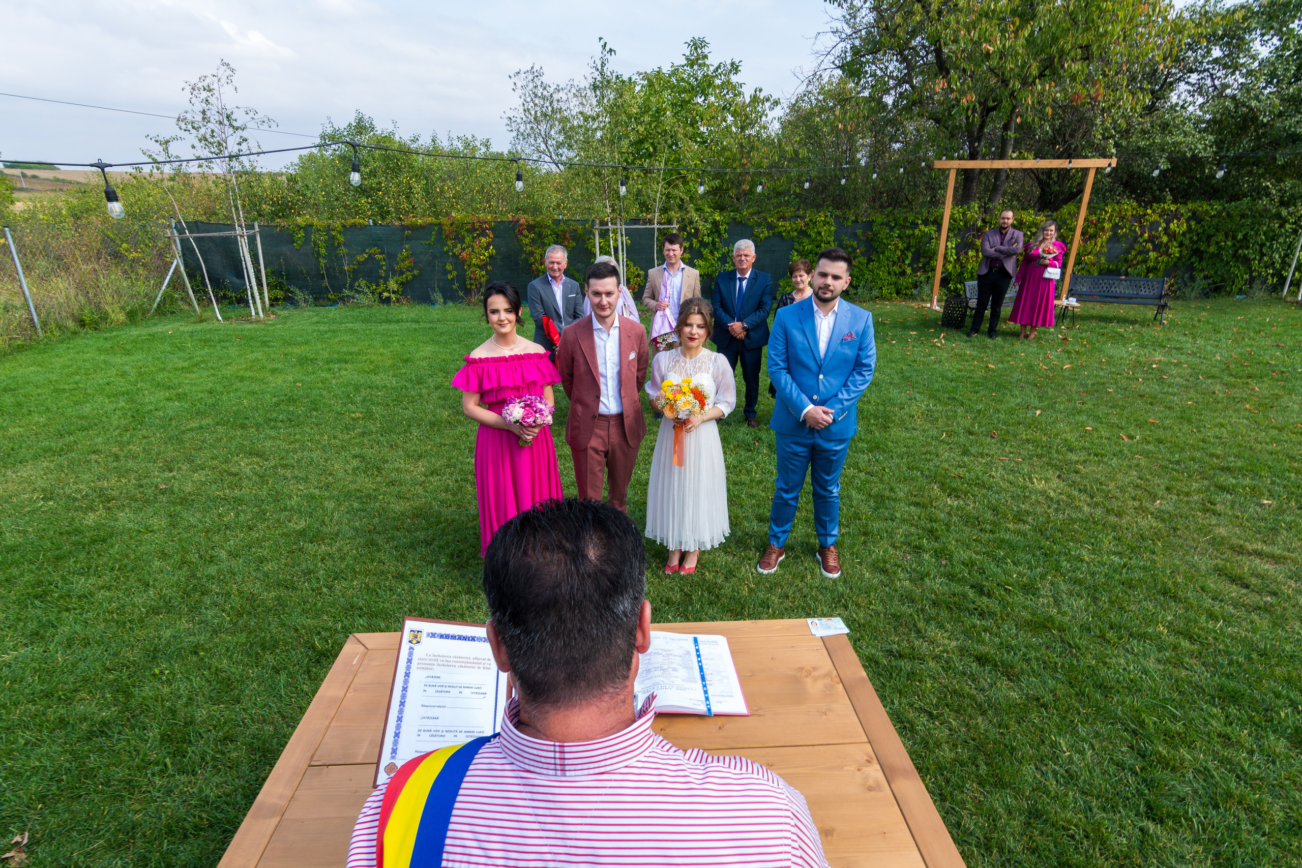 Cununie civila, fotograf cununie civila bucuresti, fotograf stare civila, cununie la Comana, Blissful Garden, fotografii de la cununie, fotograf de nunta, Gradina Blissful Garden, fotografii nunta de la starea civila, pozing mireasa, obiceiuri, fotografie profesionala nunta