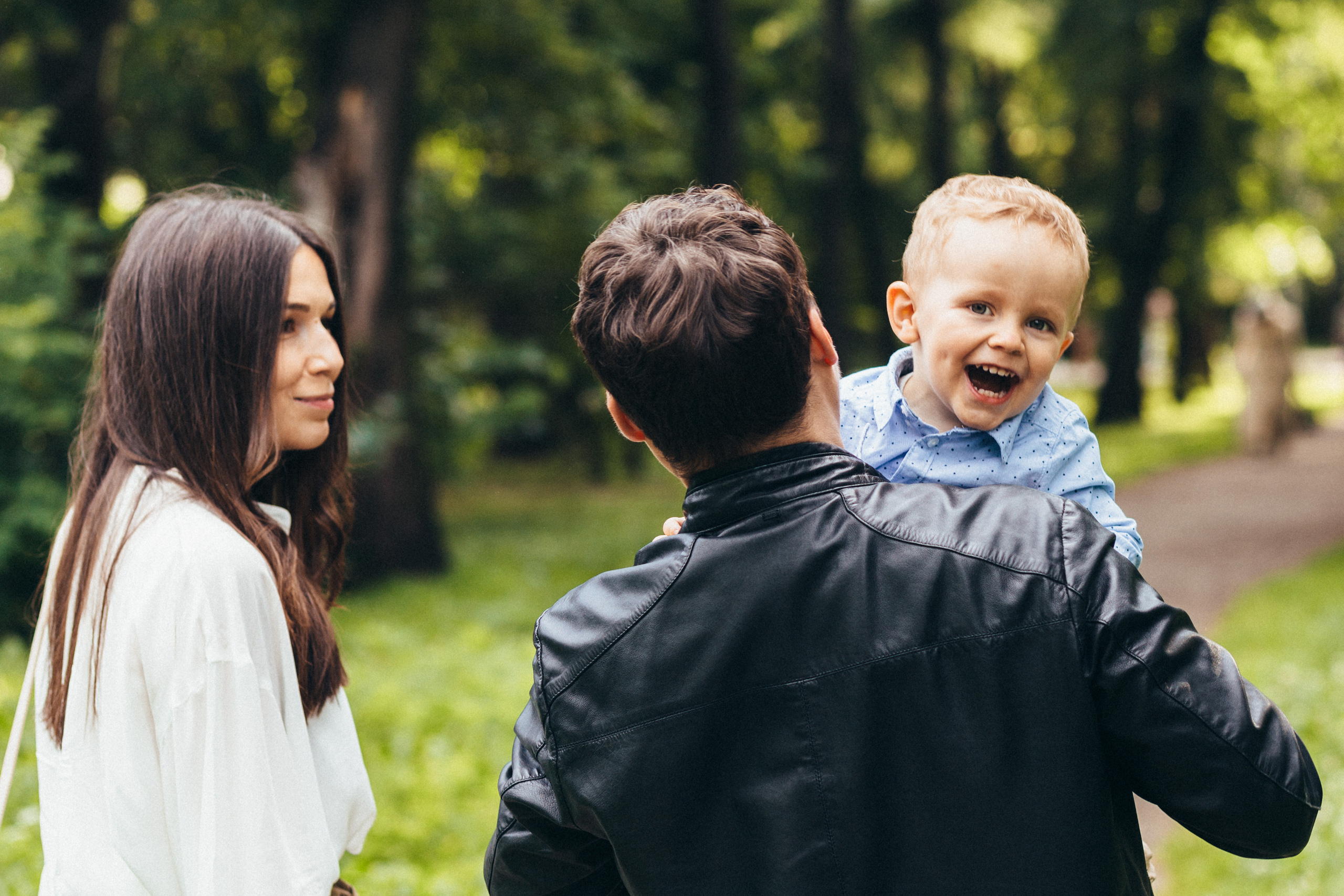 Family afternoon in the park. Irina Krokhaleva. Family & couple photographer in Yekaterinburg, Russia