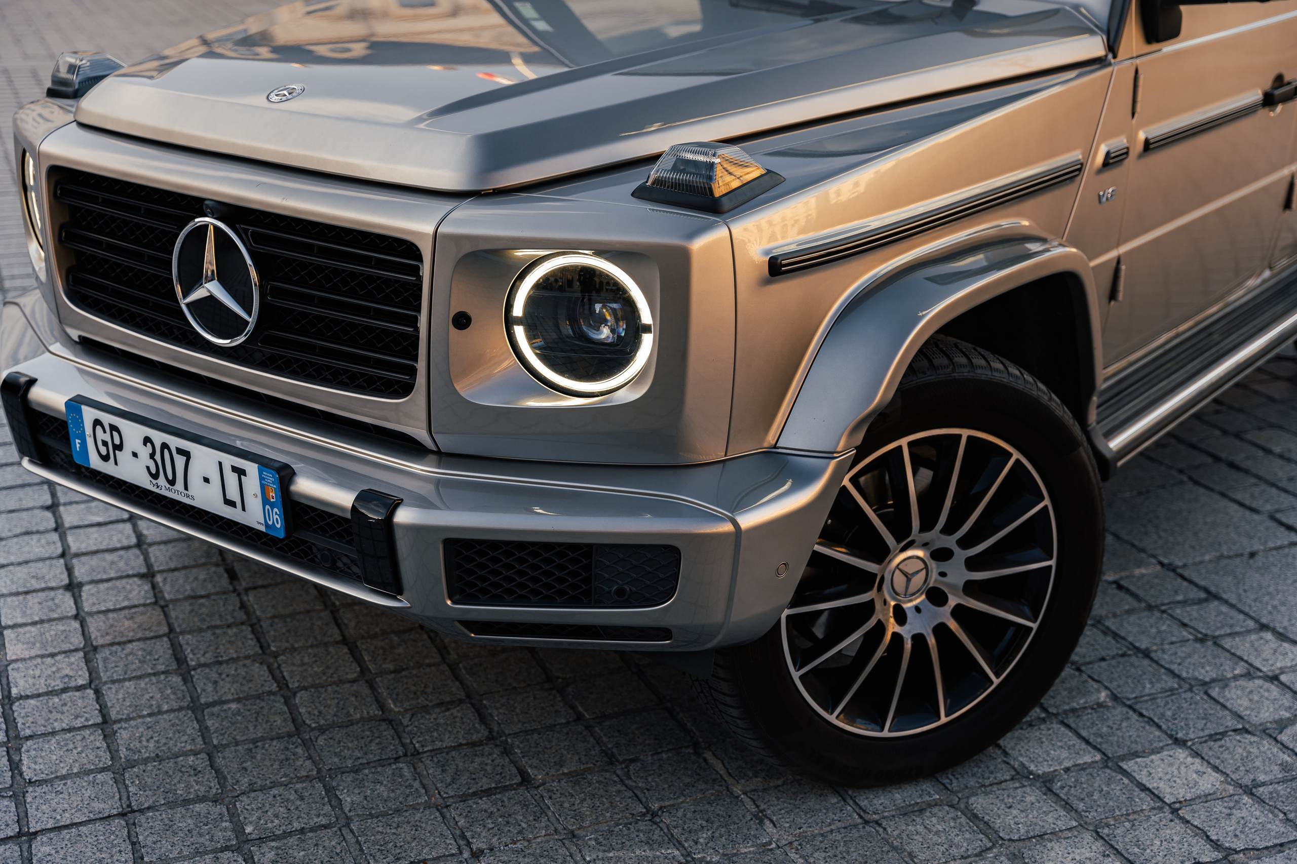Mercedes Benz G500. Photographer in Paris — Vitalii Motruk