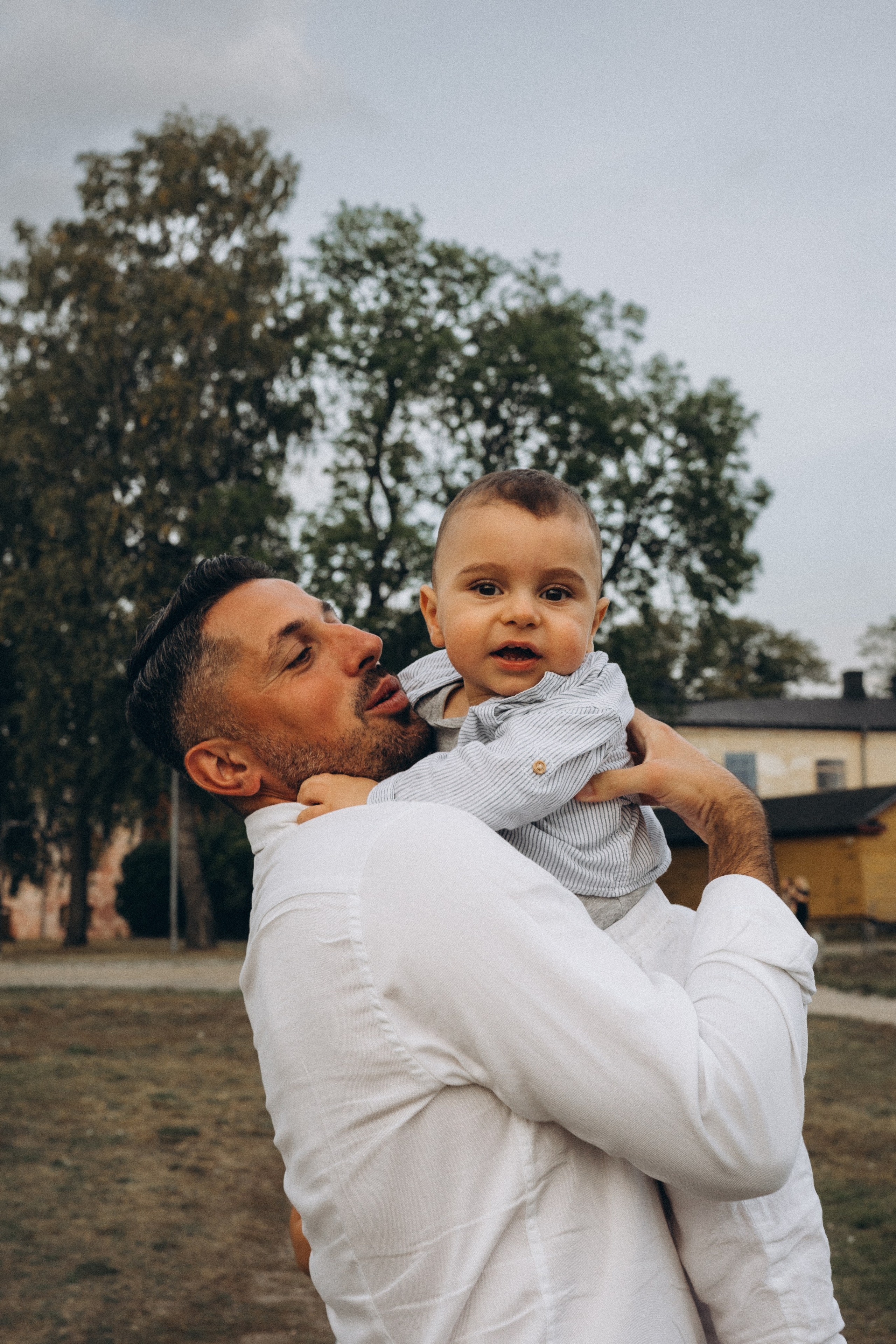 Summer. Wedding and potrait photographer in Helsinki Vickan O