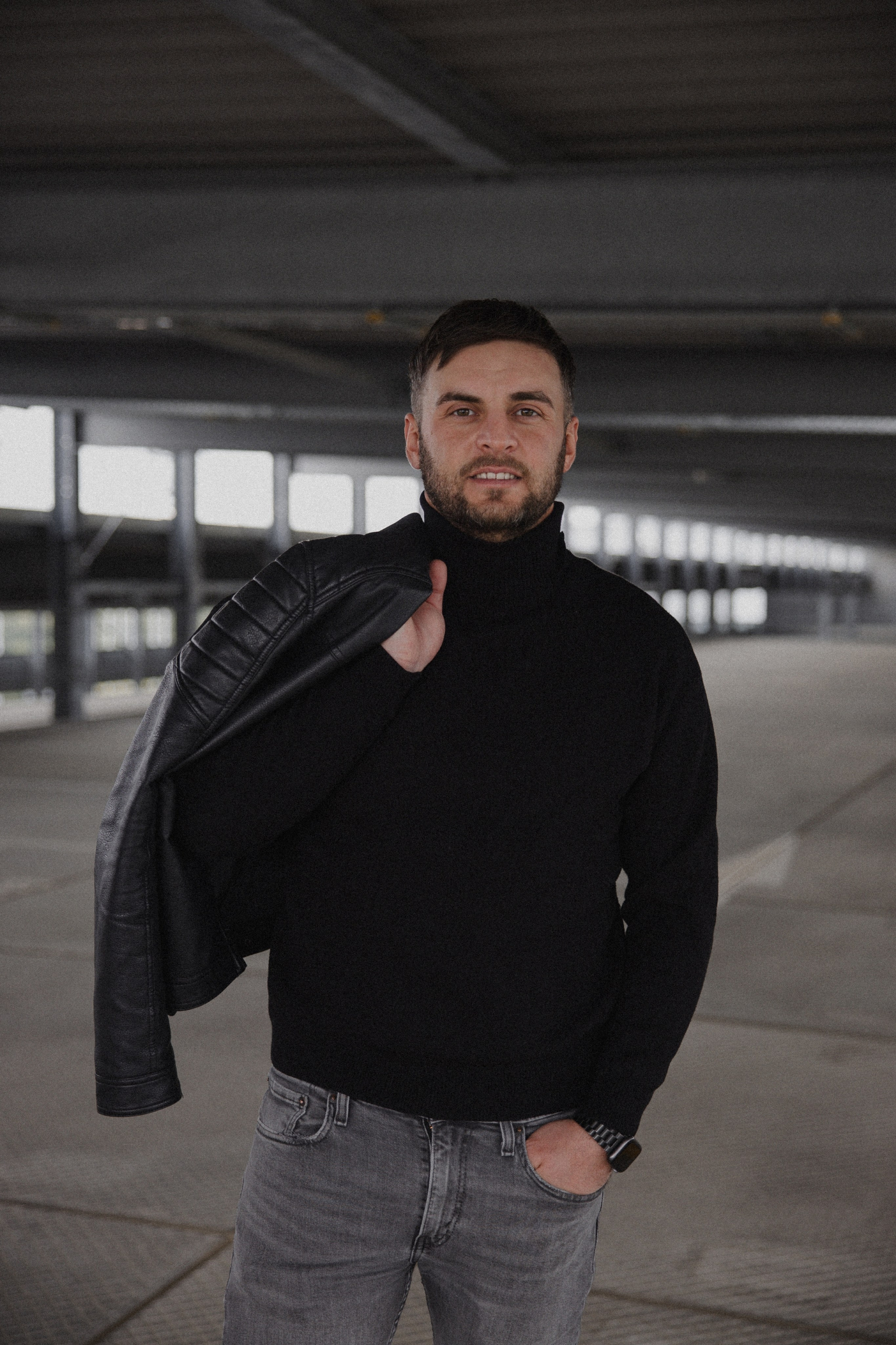 Liridon I Draußen. Hochzeitsfotografin Bochum | Halyna Reiche Fotografie NRW
