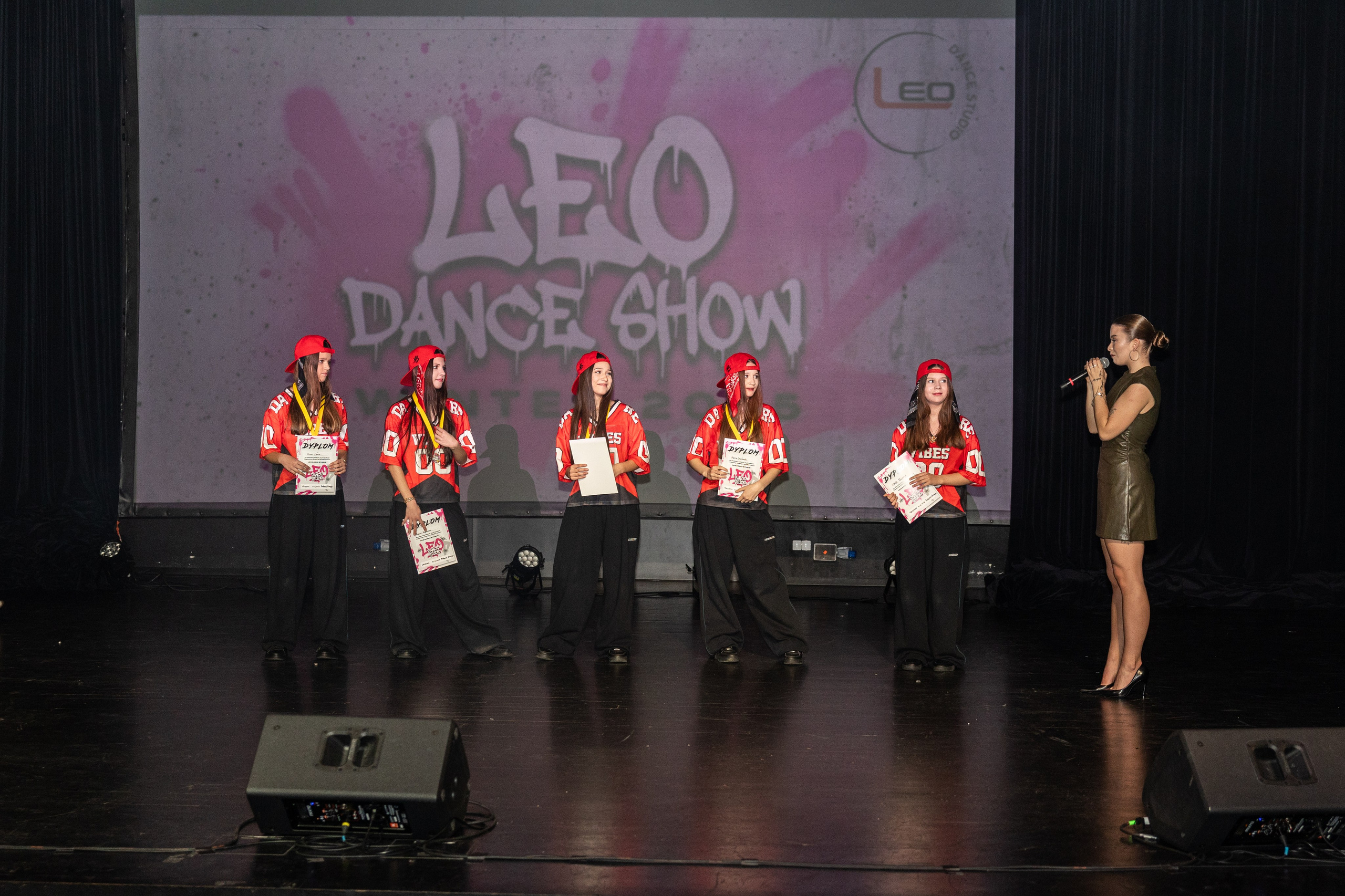 LEO DANCE SHOW WINTER 2025. Семейный и детский фотограф в Варшаве Мила Бобровская