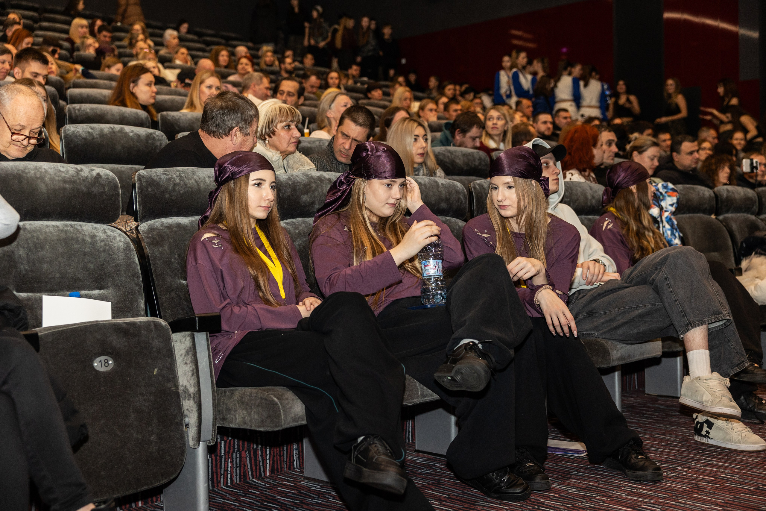 LEO DANCE SHOW WINTER 2025. Семейный и детский фотограф в Варшаве Мила Бобровская