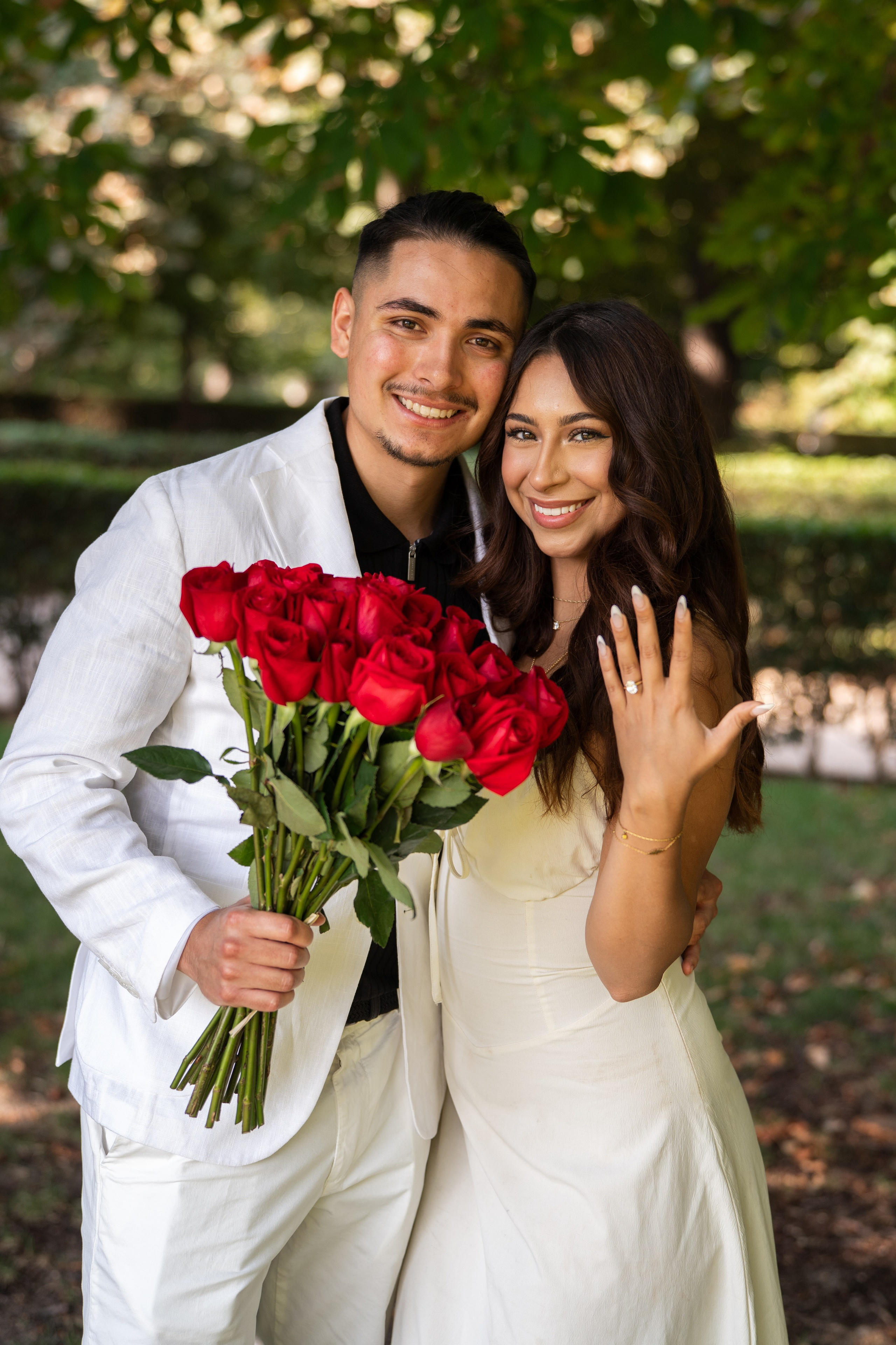 Romantic proposal in Retiro park. Photographer in Madrid, Spain. Alyona Belyaninova