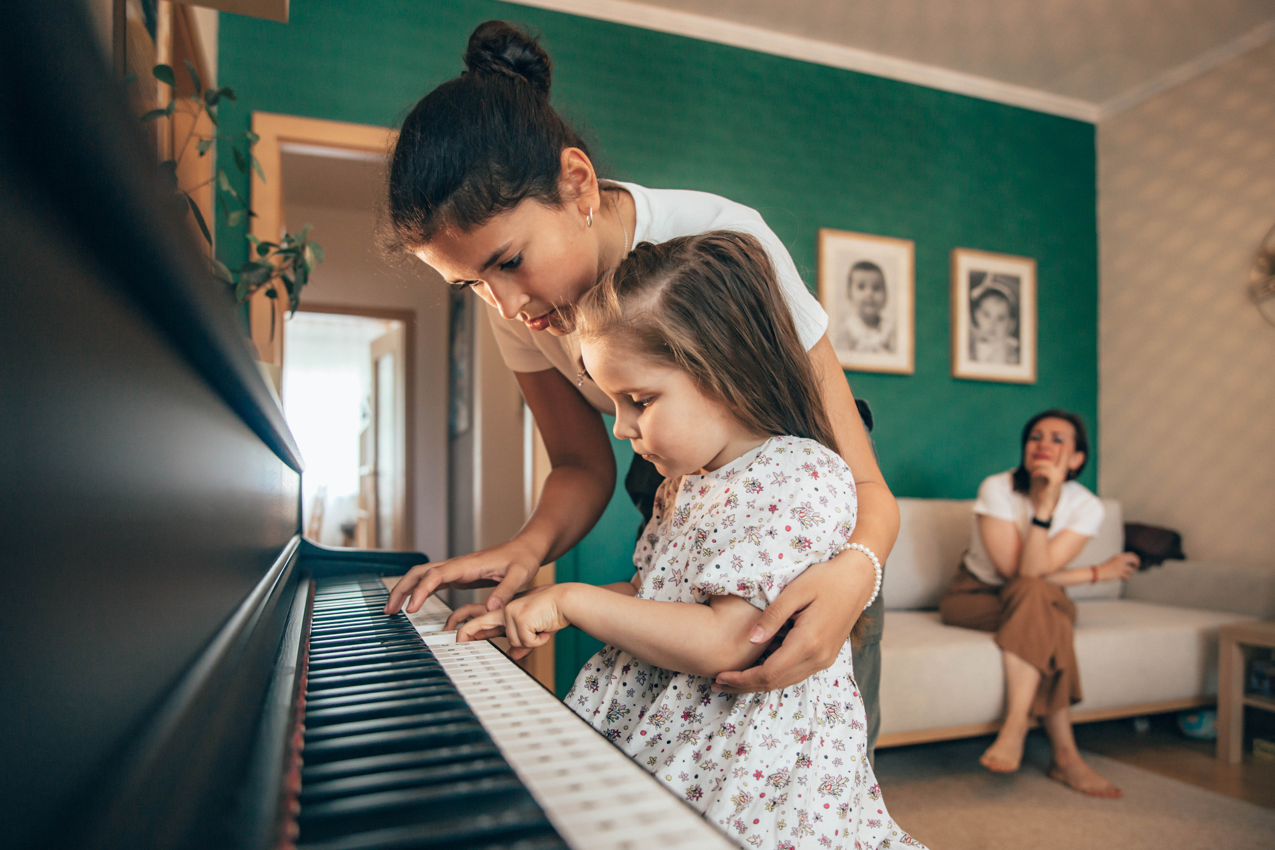 Julia’s family. Portrait family photographer in Berlin Elena Zakh