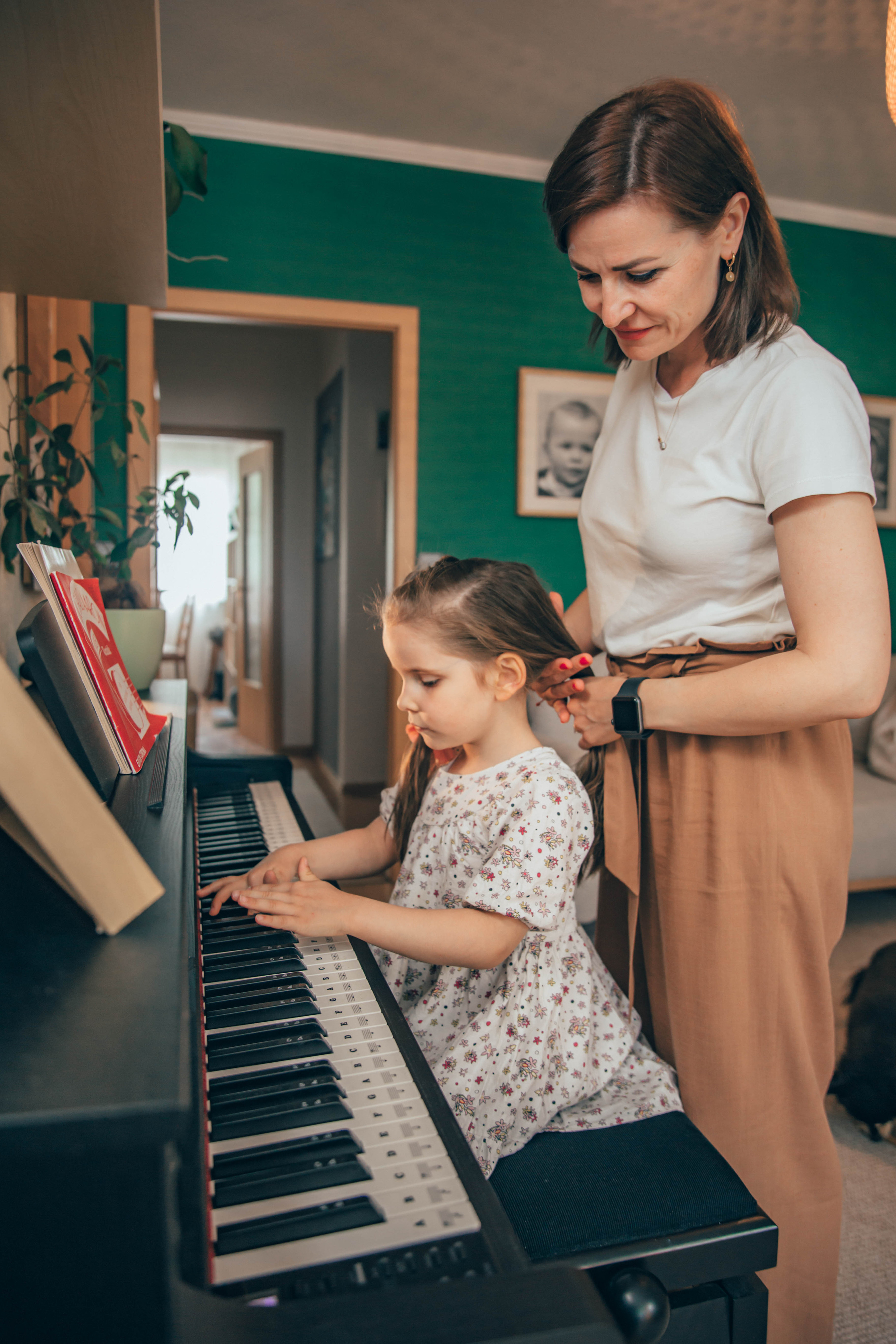 Julia’s family. Portrait family photographer in Berlin Elena Zakh
