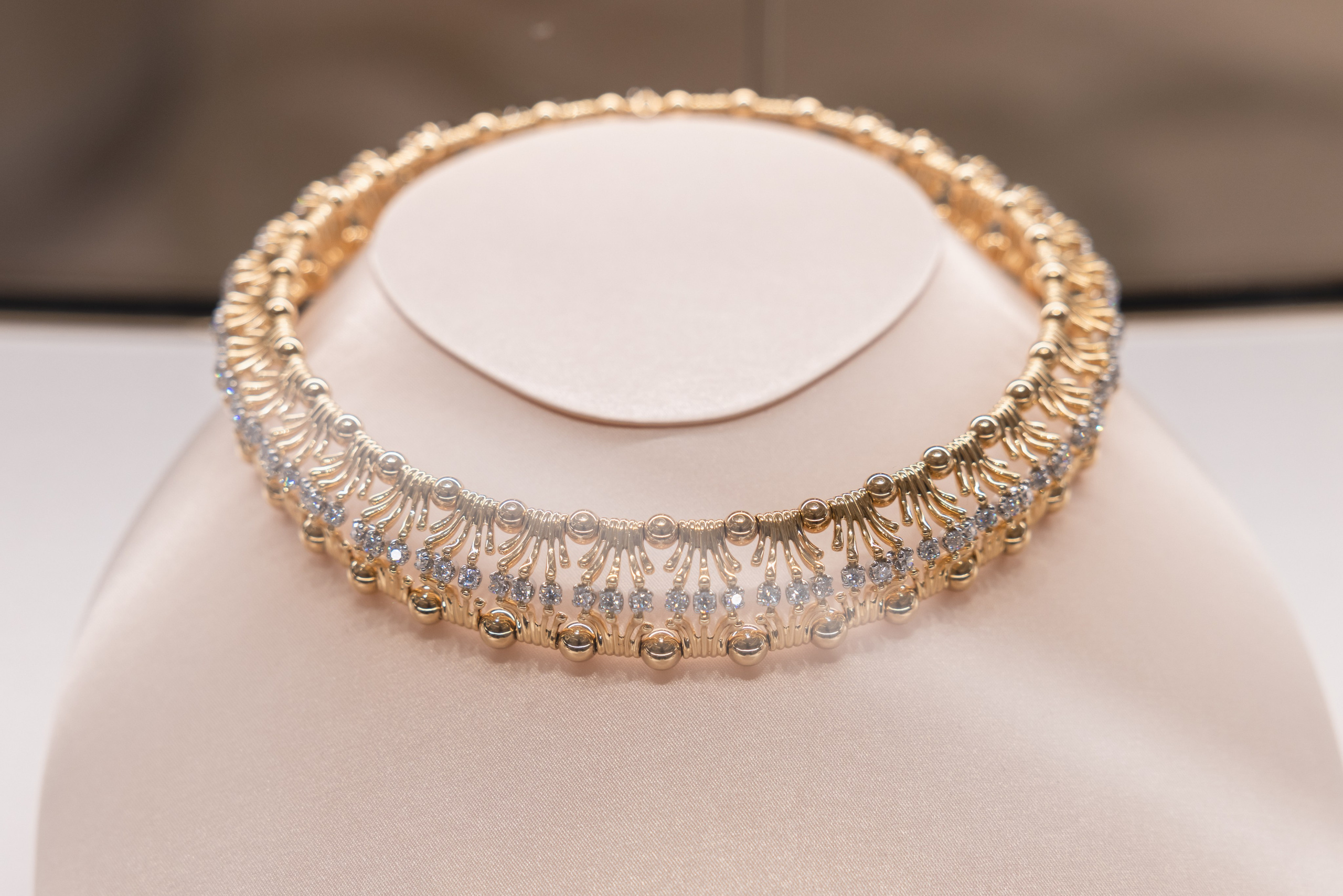 Tiffany. Professional wedding photographer in Copenhagen, Denmark — Julia Byron