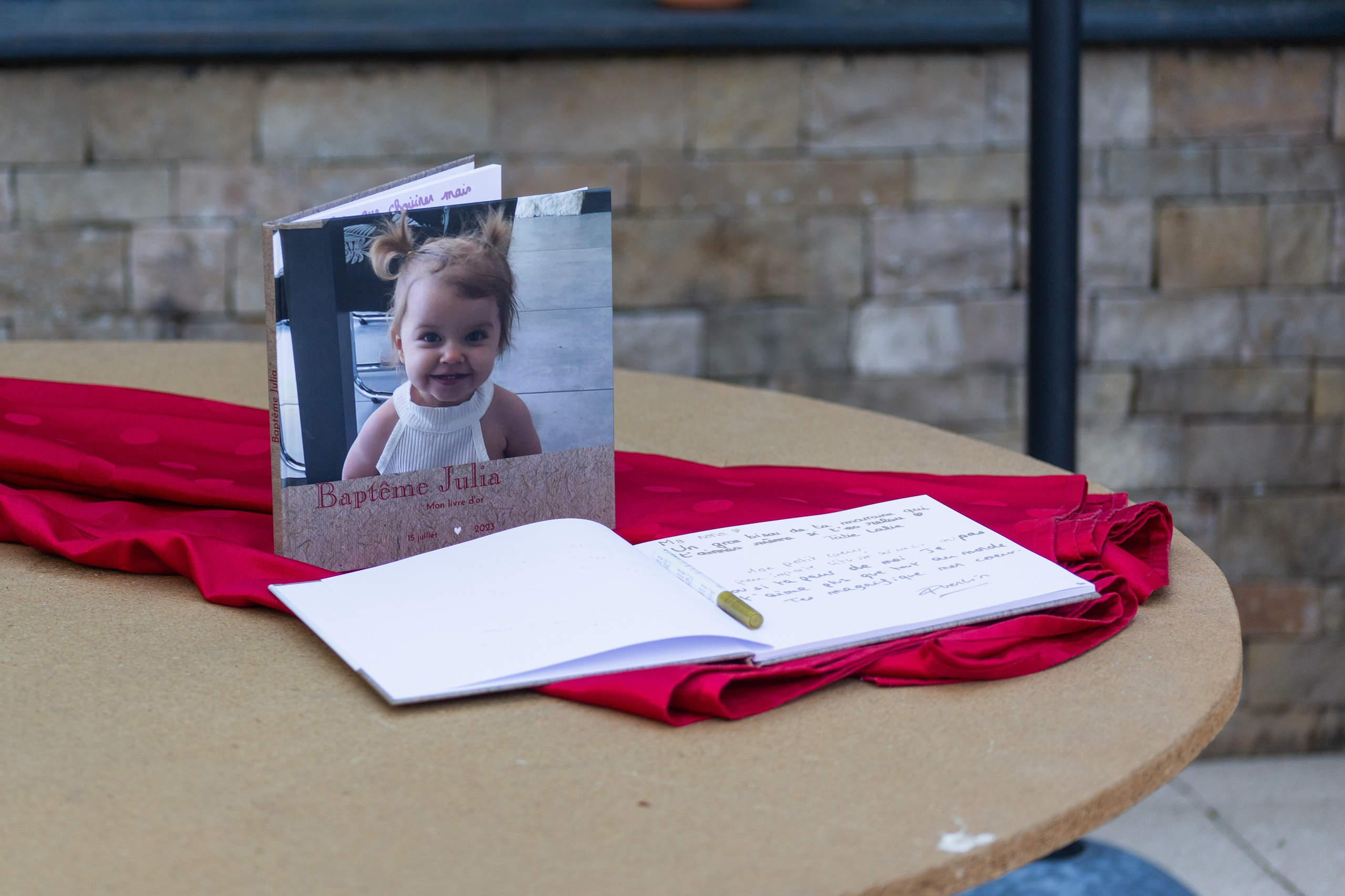 Julia et Shanna | Baptême. Studio photo « Partage ton bonheur » – Photographe famille près de Châtellerault, Poitiers et Tours