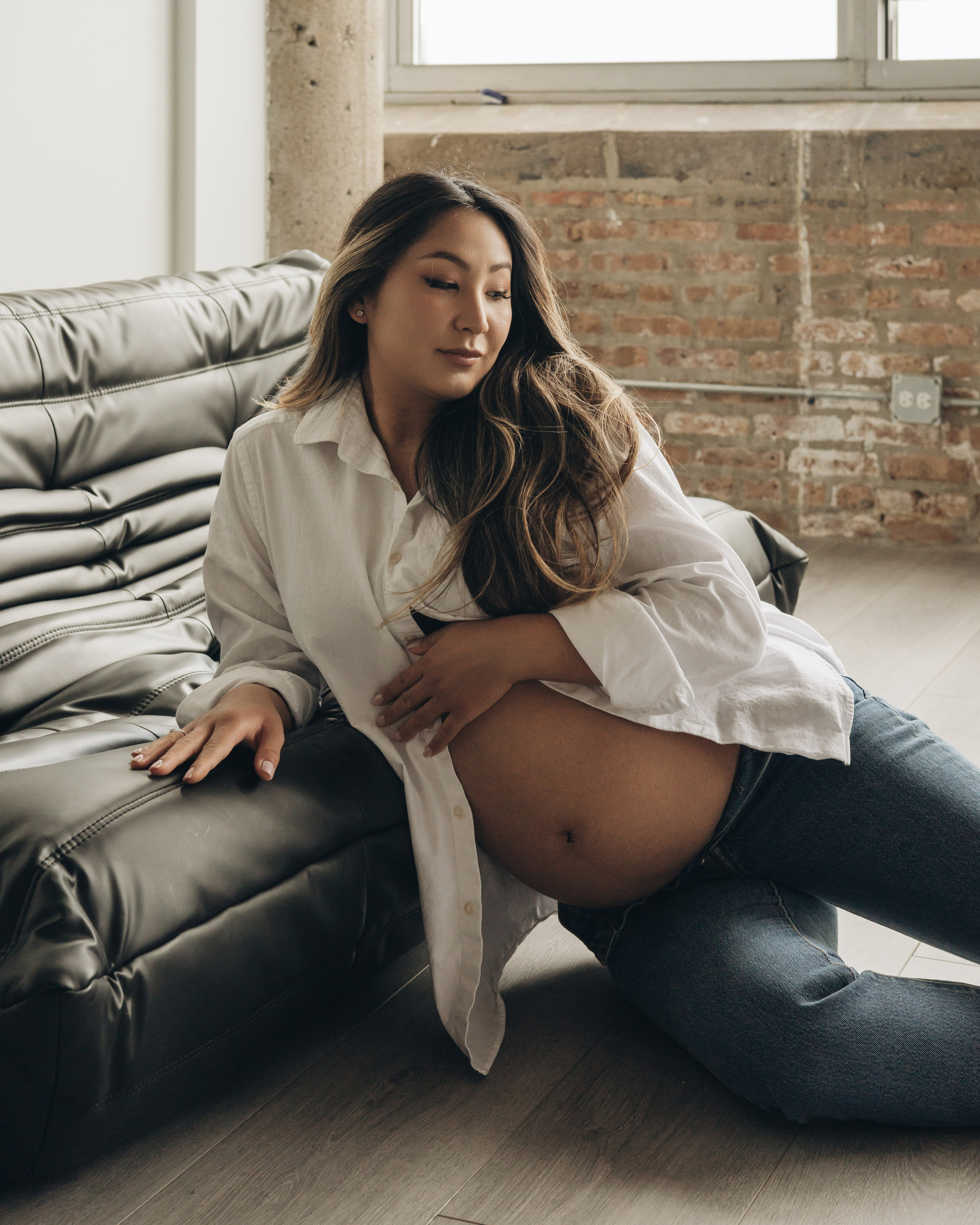 Elegant maternity portraits in chicago