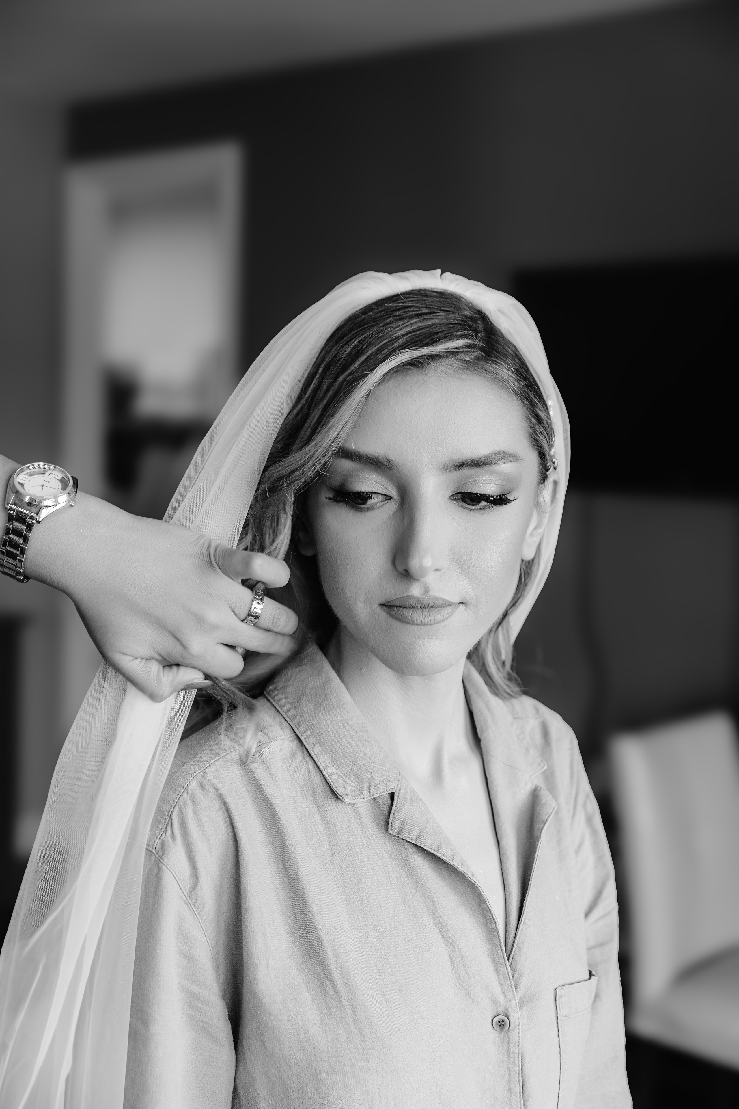 Bride getting ready before ceremony in Chicago