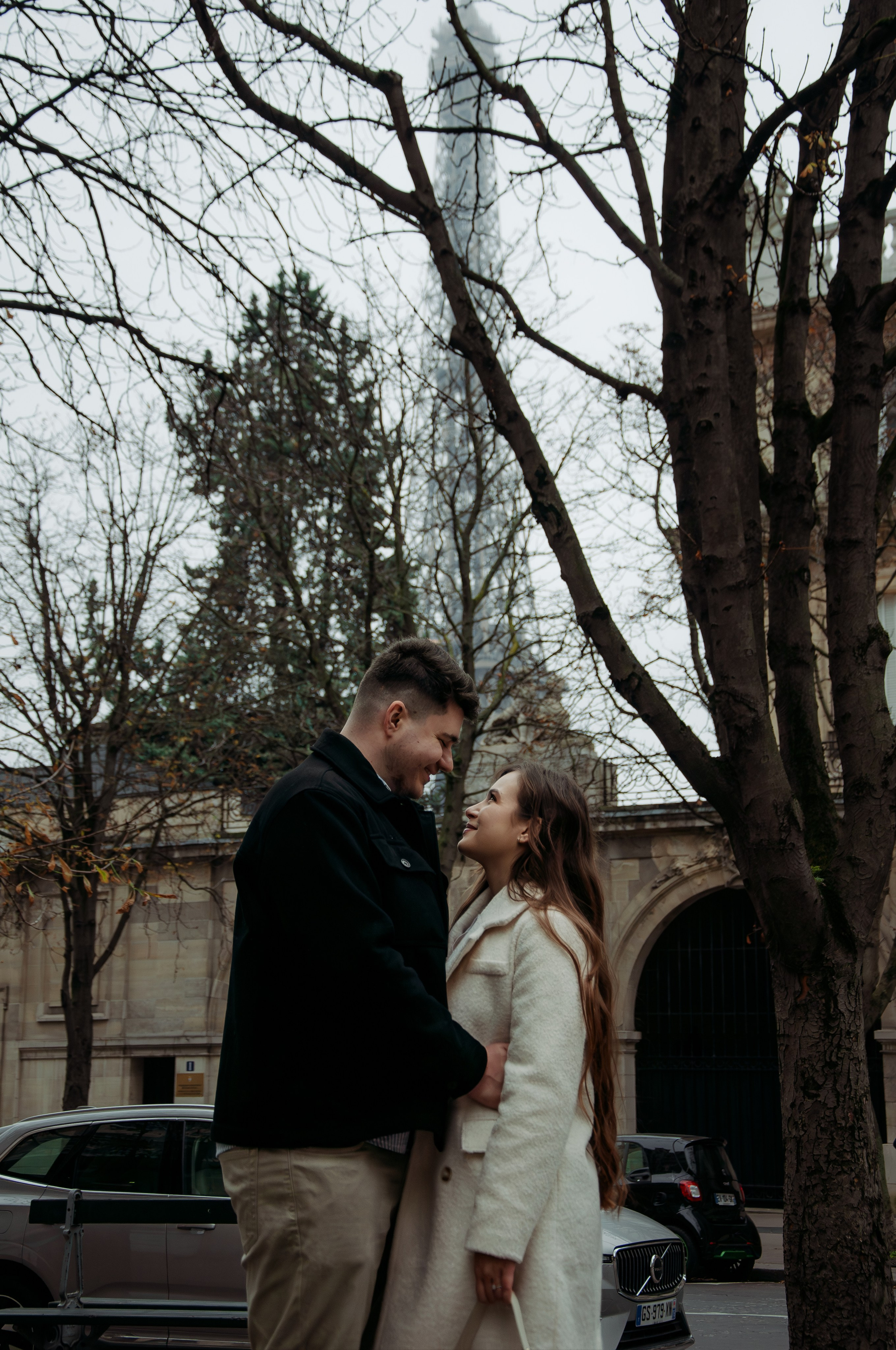 Помолвочная фотосессия у Эйфелевой башни. Фотограф в Париже Полина Осипова