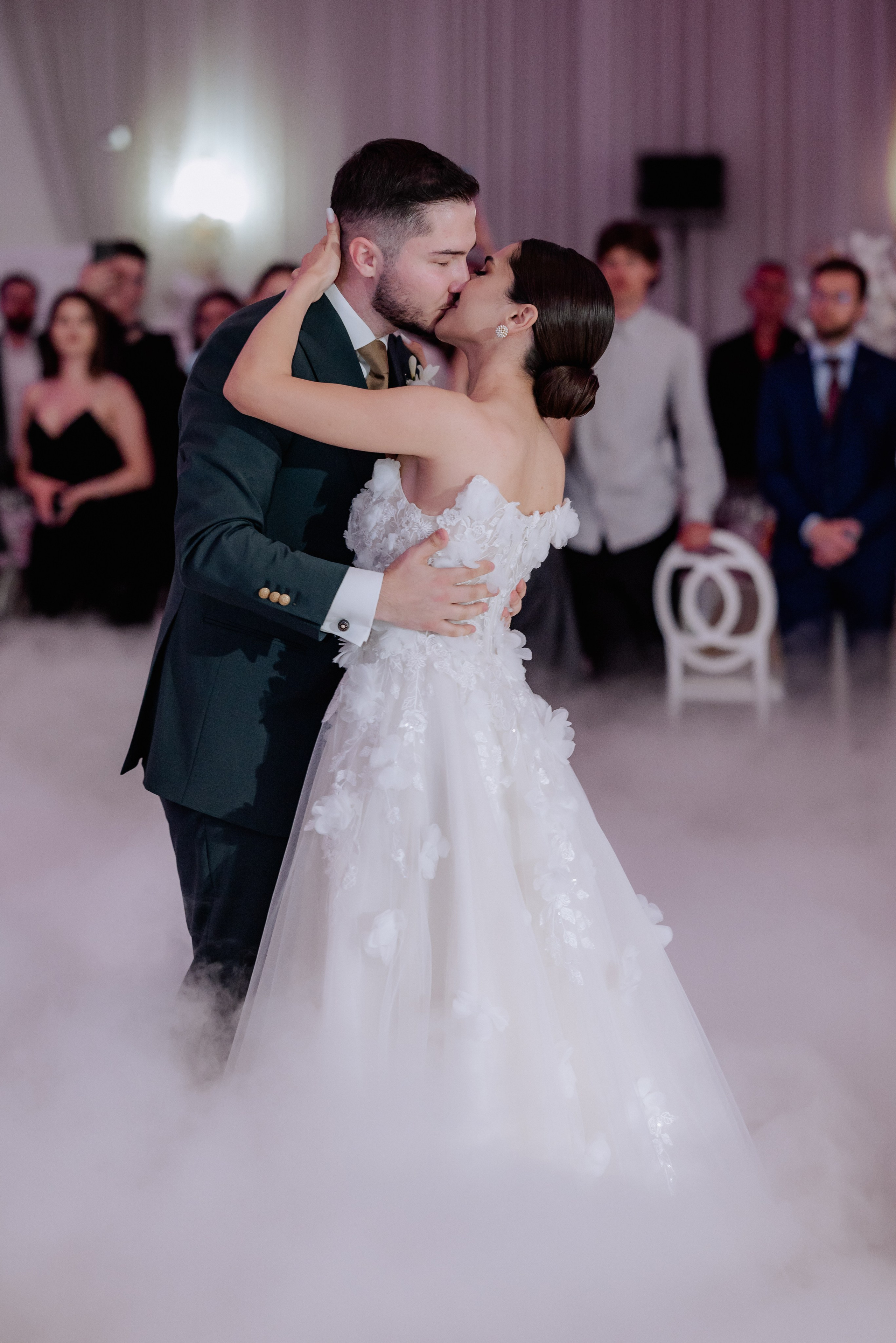 Nunta la Hotel Capitol Iasi. Proud Vision Weddings | Wedding Photography & Film — Servicii profesionale Foto Video Nunta Iasi