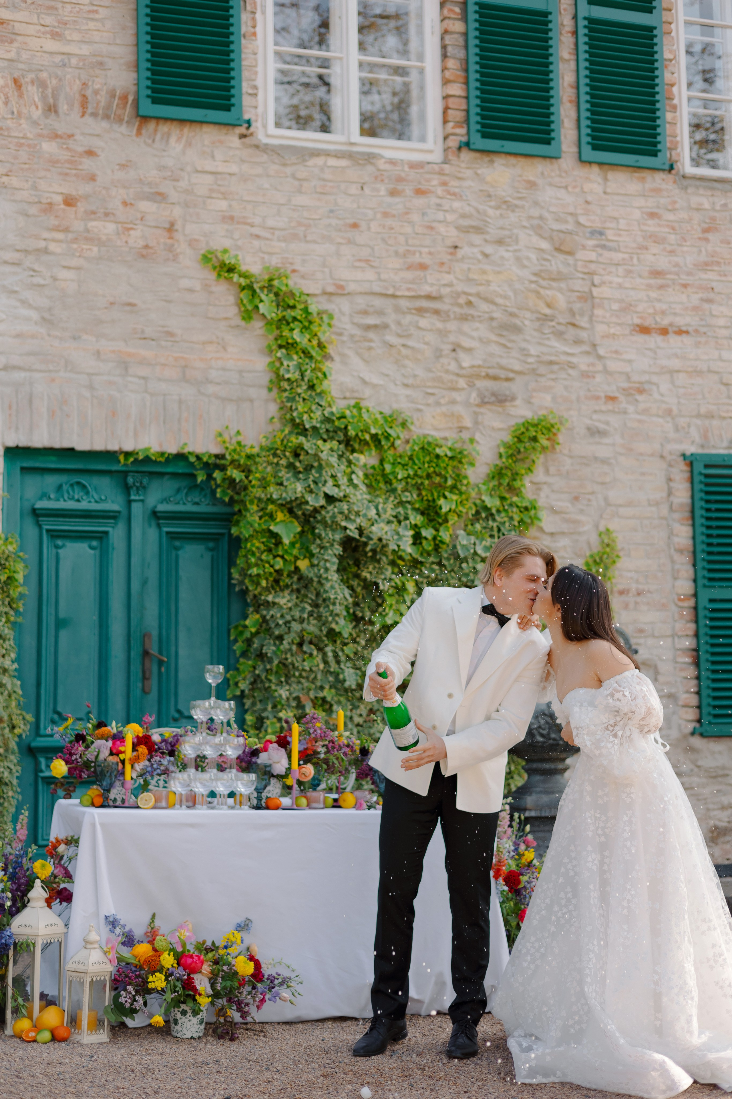 Whispers of Love: Thomas & Violeta's Wedding. Raw Studio: Capturing Elegant weddings accross Europe