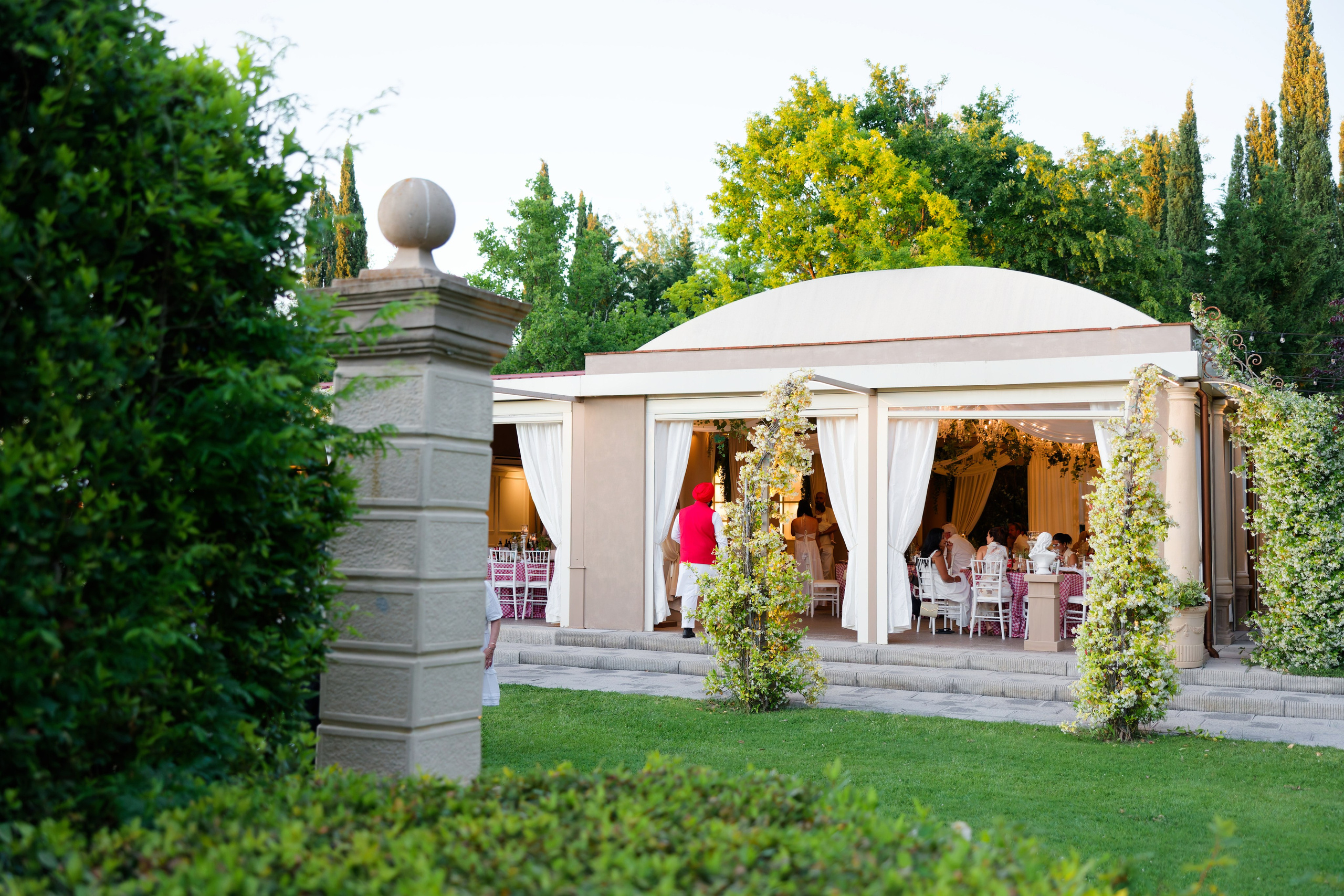 Pizza Party at Tenuta Massini, Florence, Italy. Destination Wedding Photographer — Nikita Burtsev