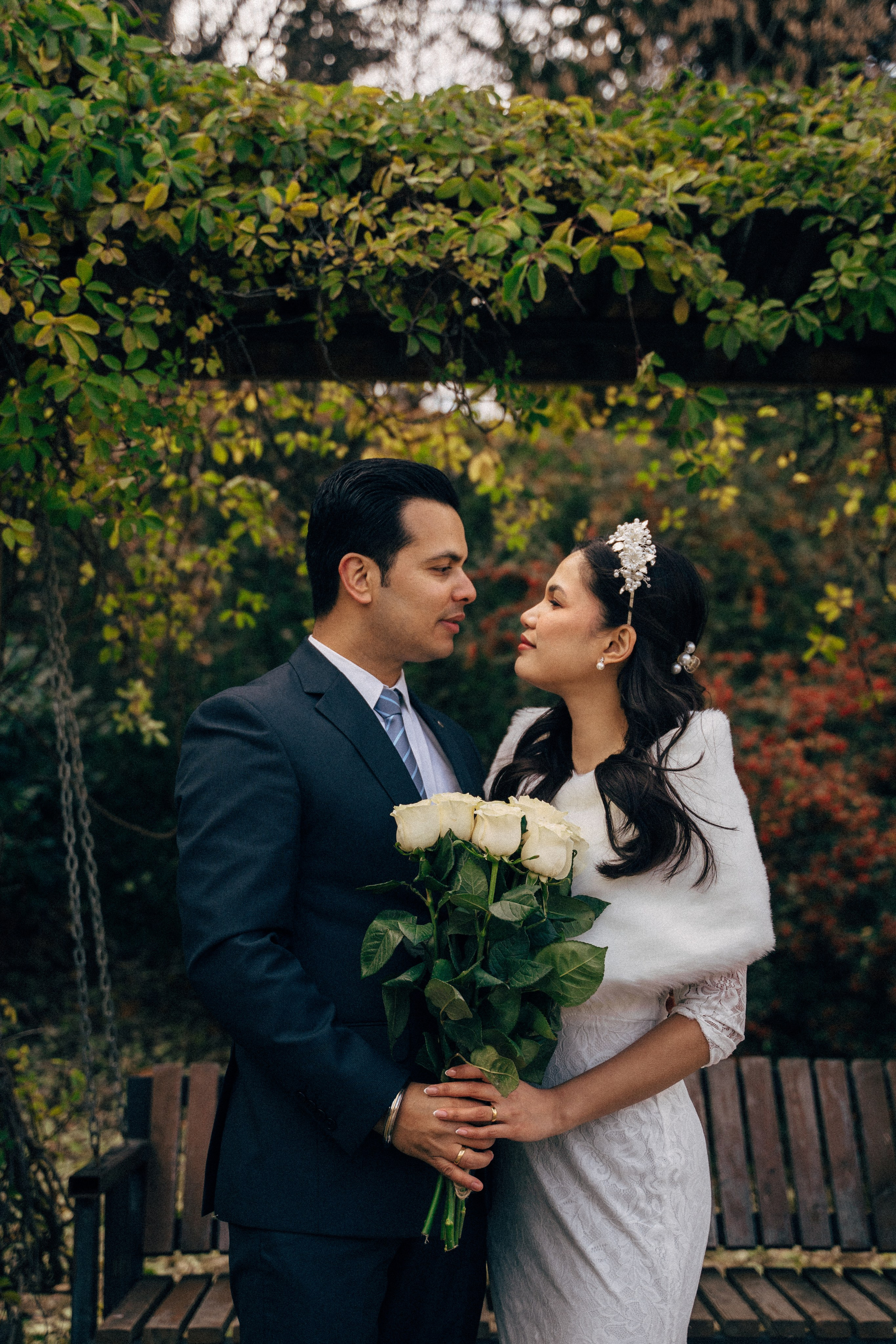 Wedding photo shoot in the Tbilisi Botanical Garden in winter