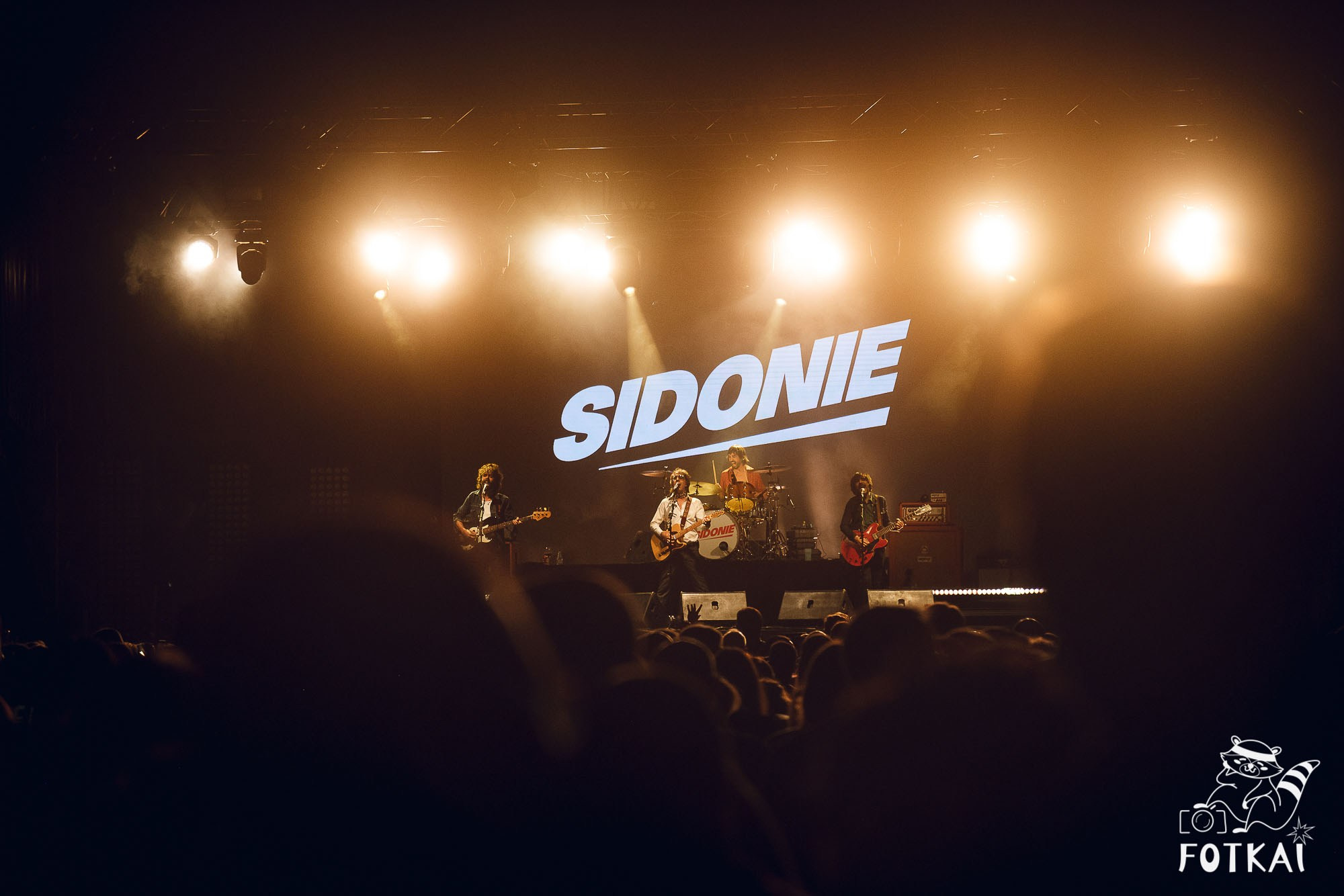 Sidonie en Torrevieja 2025 – Fotos del concierto y reportaje completo | FOTKAI