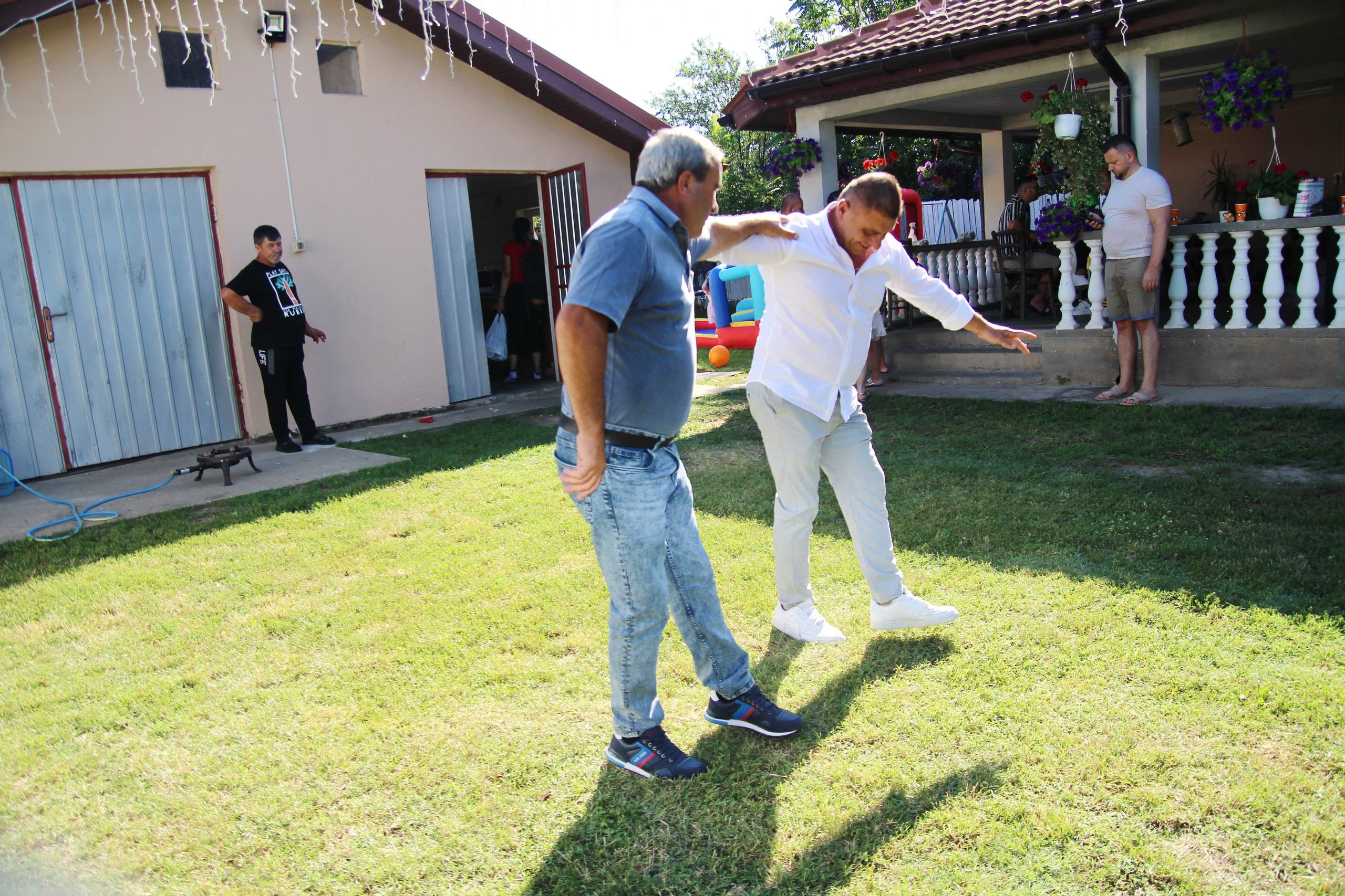 BYZO MEDIA. PETRU BYZO - family and children photographer in ROMANIA