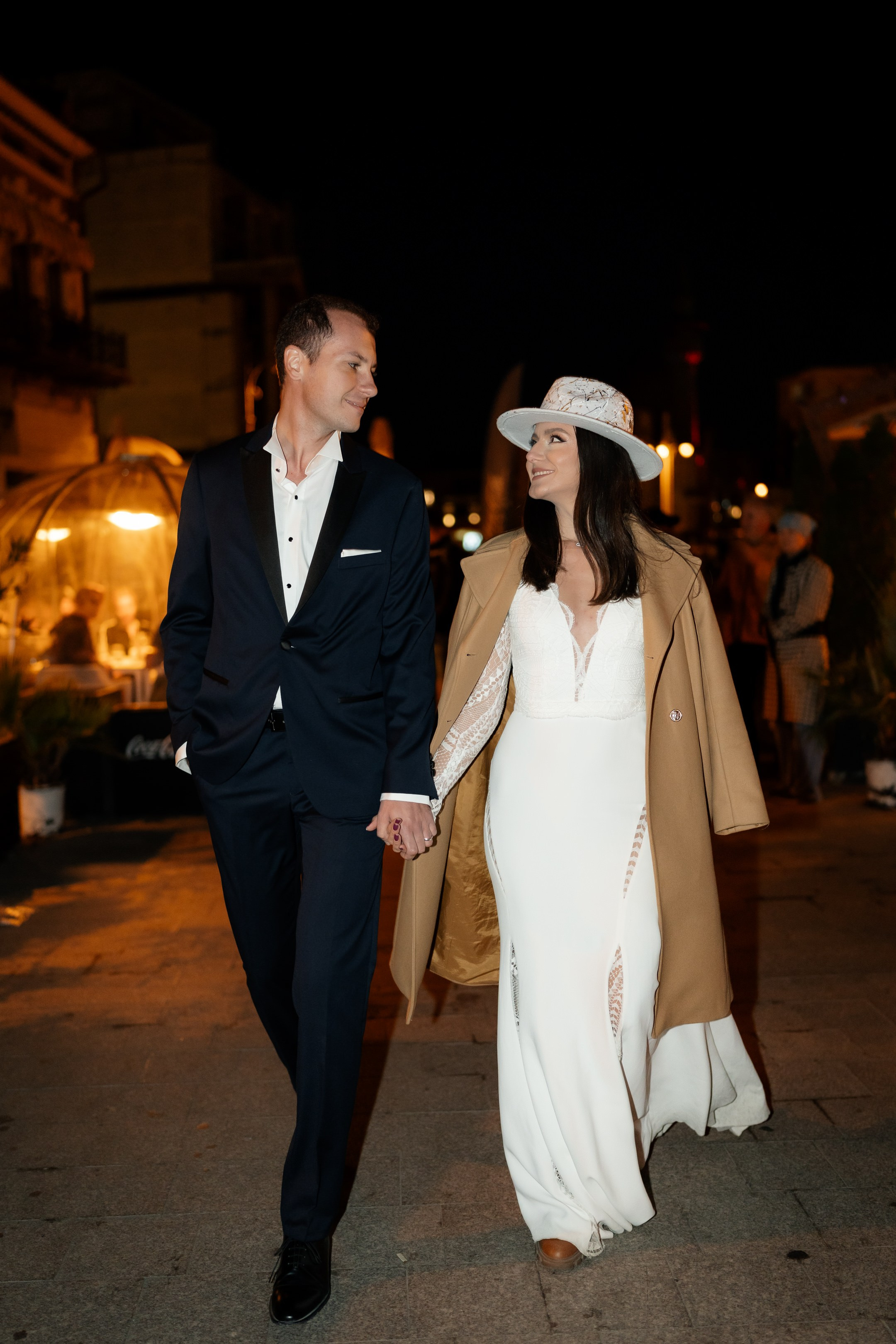 Elly & Andrew. Destination Wedding Photographer Alex Pasarelu