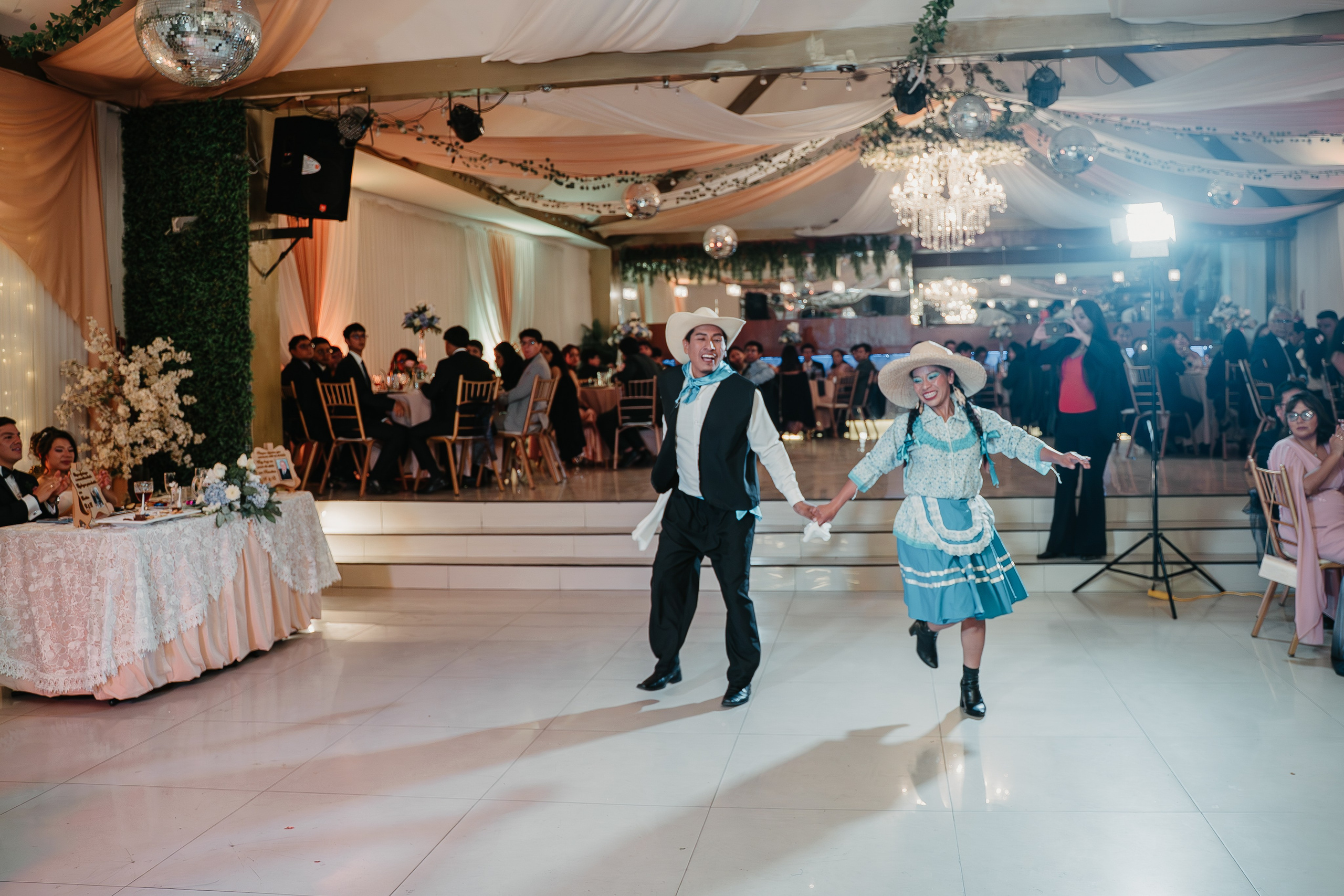ALEJANDRA + RODRIGO BODA RELIGIOSA. Studio KVTA | Fotografía y Video de Bodas en Arequipa