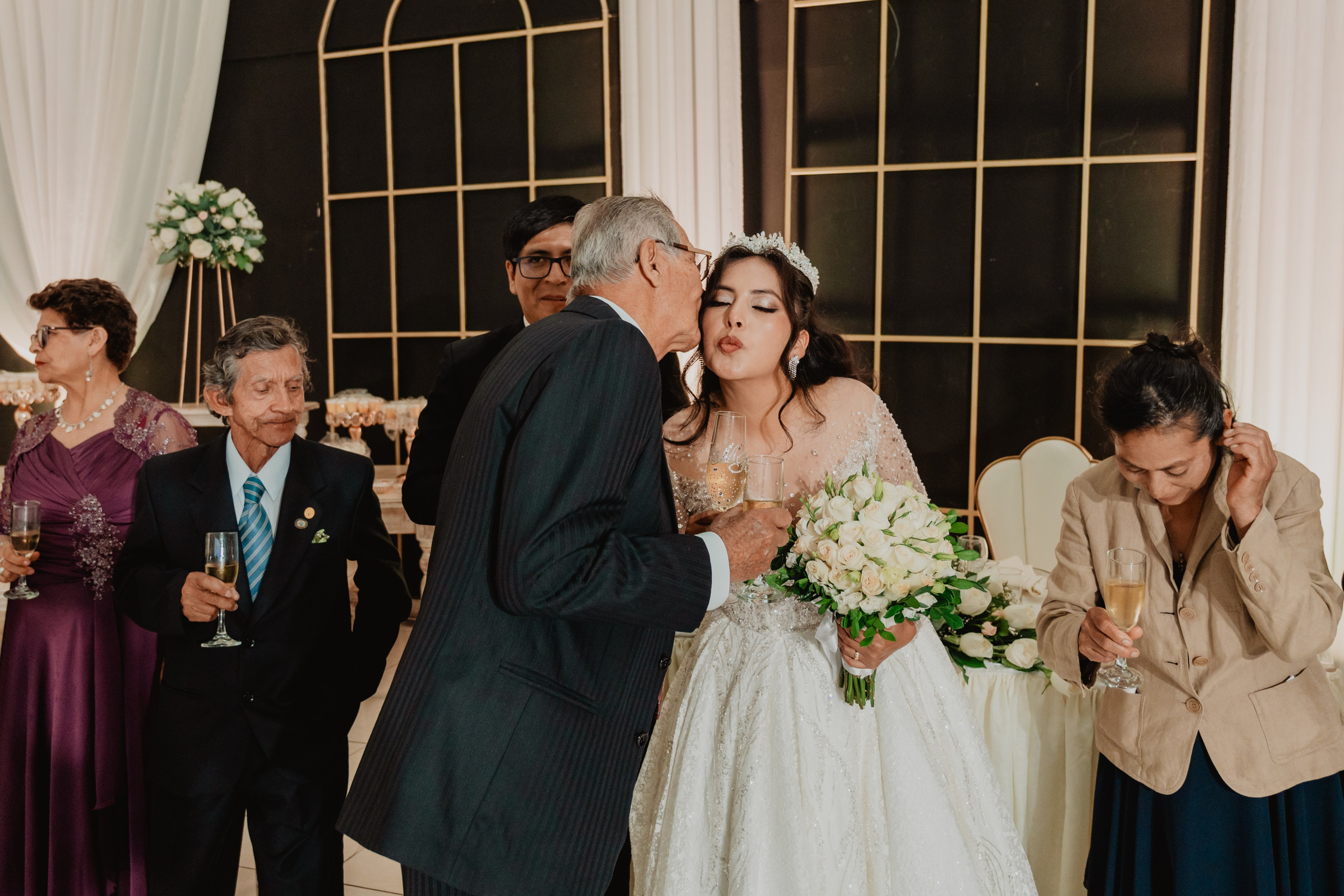 FERNANDO + MARIBEL | BODA RELIGIOSA. Studio KVTA | Fotografía y Video de Bodas en Arequipa