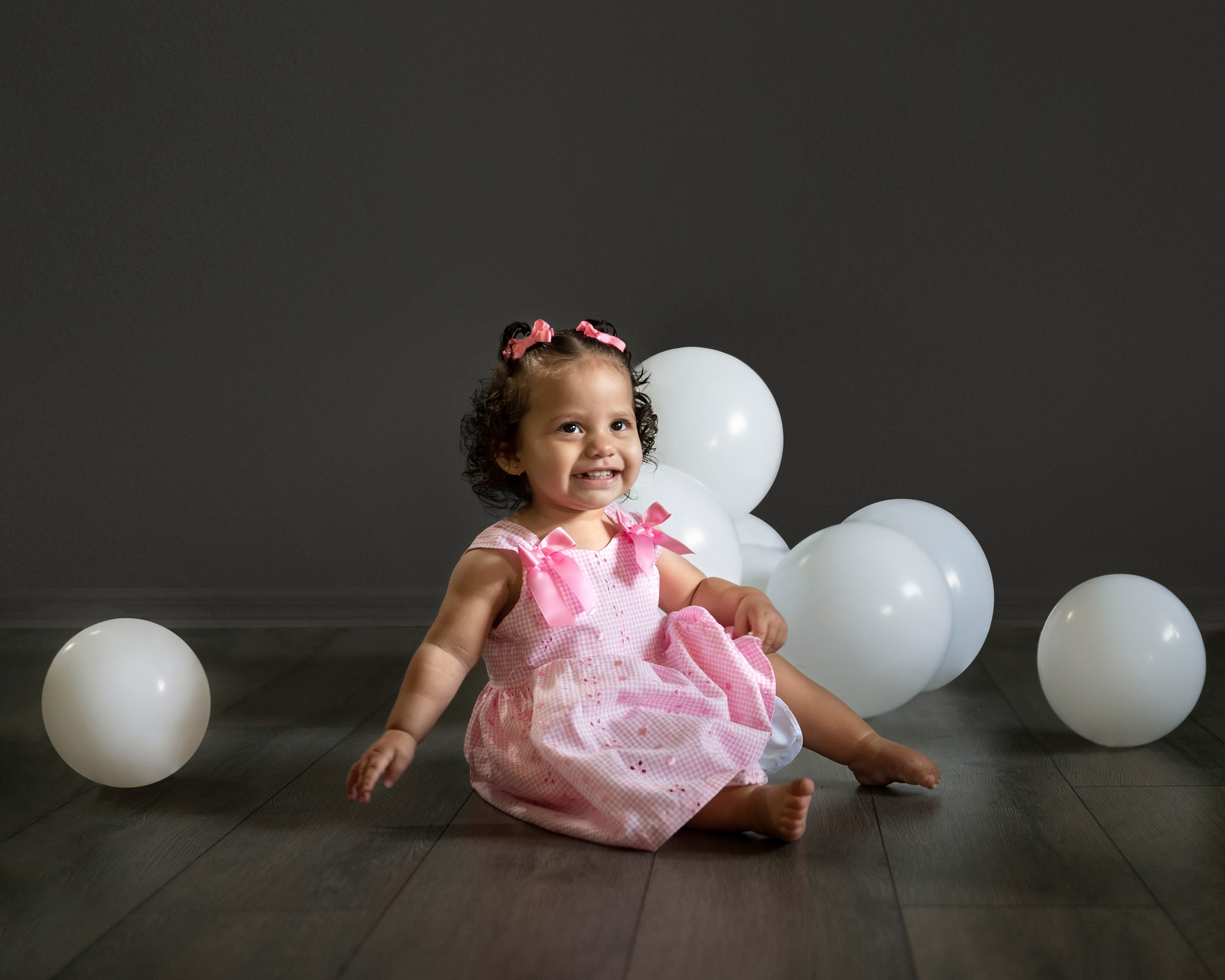 ONE year baby girl. Portrait, kids and family photographer in Wesley Chapel Alina Alice Osipova