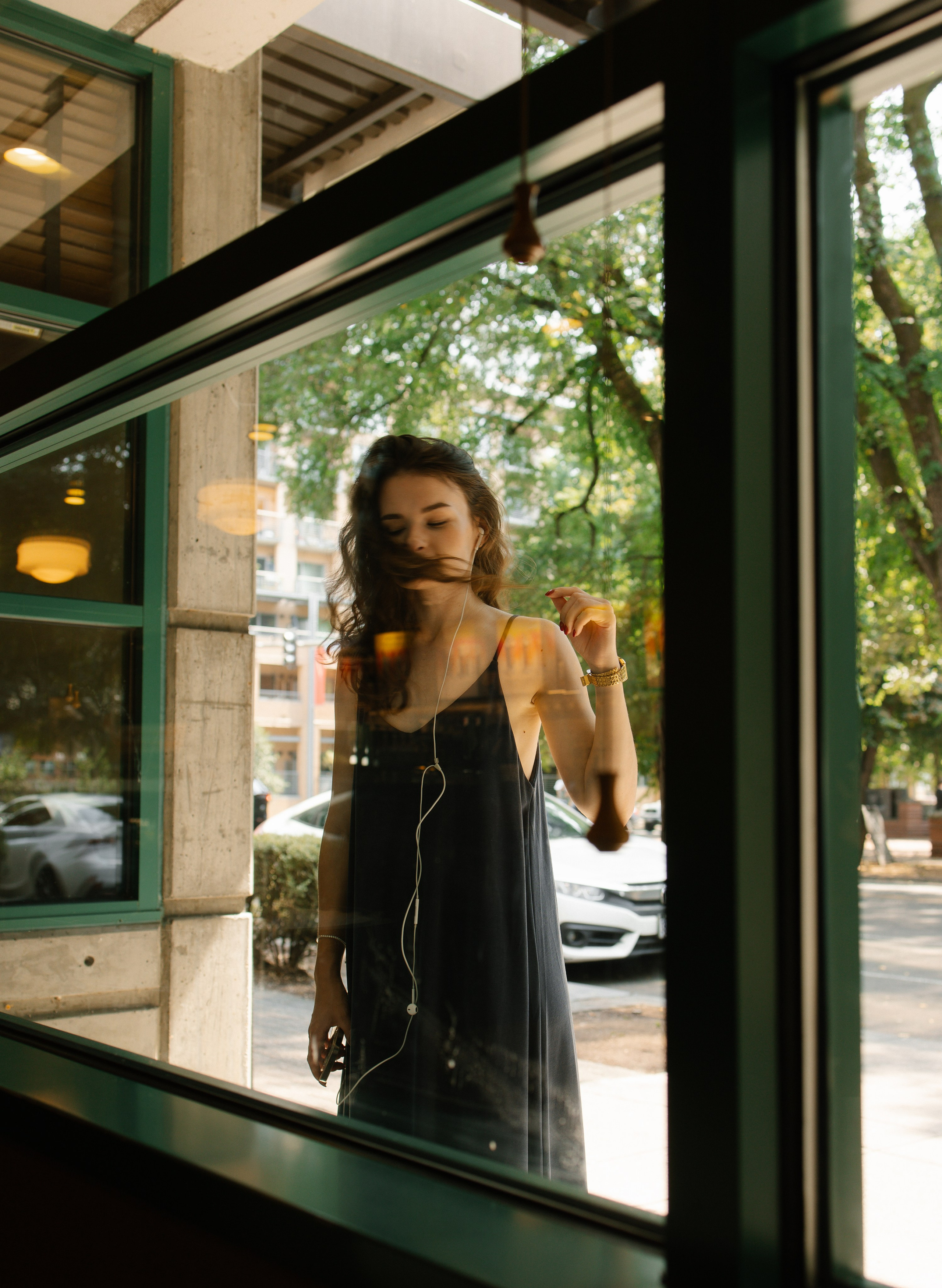 In the Quiet of City Chaos. Family photographer Oregon — Washington