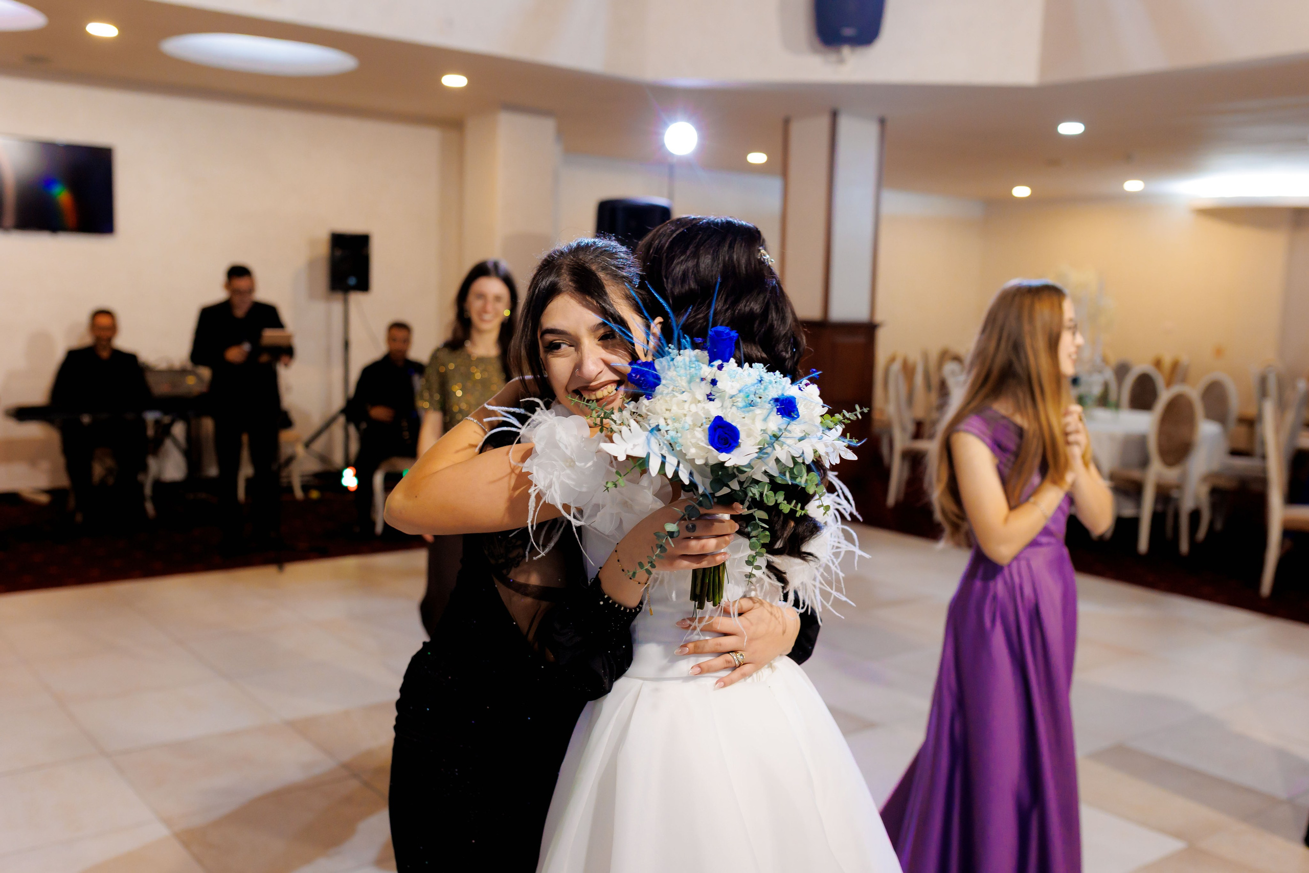 Loredana & Emilian – Ziua Nunții | Videografie - fotografie Botez Suceava, Iași, Botoșani. Servicii foto-video profesionale, pentru momente de neuitat