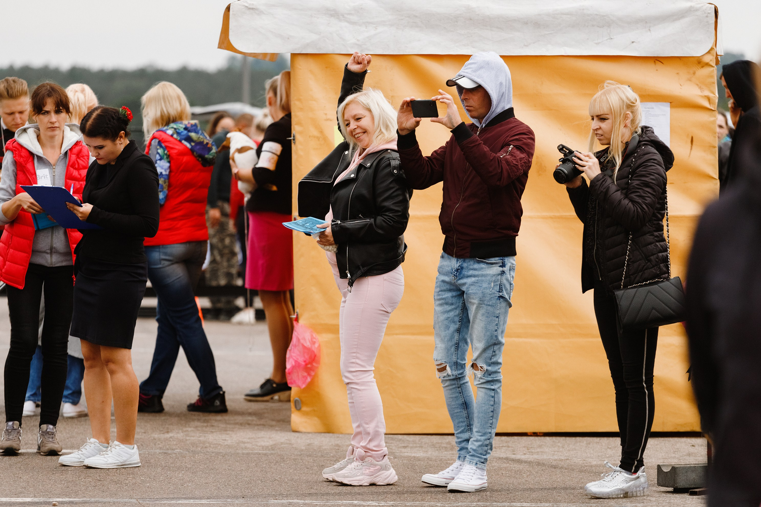 Rainy dog show in Grodno. Kaja | fotograf we Wrocławiu | ludzie i psy