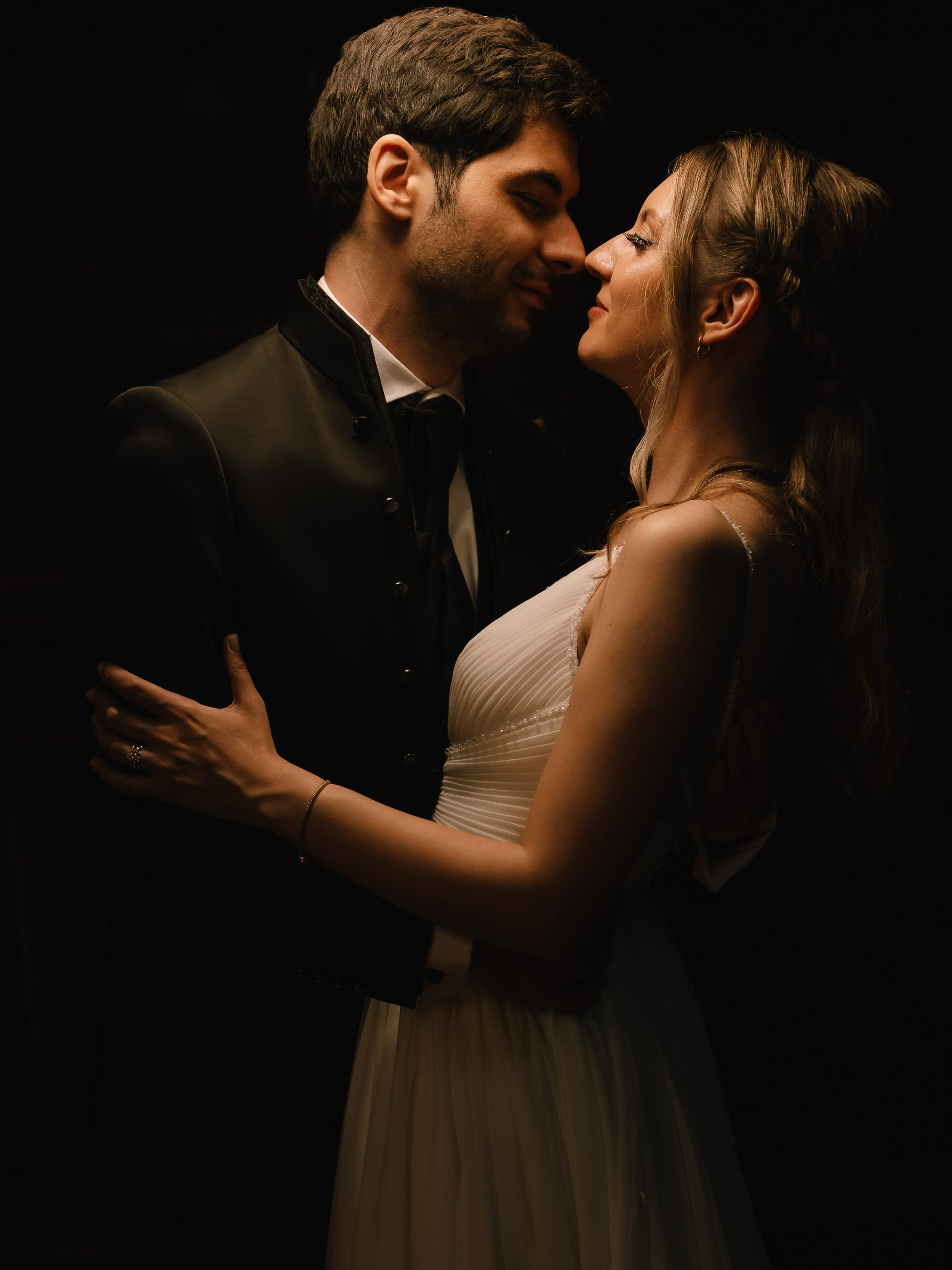 Ședință Foto Nuntă Trash The Dress la castelul Banffy din Răscruci