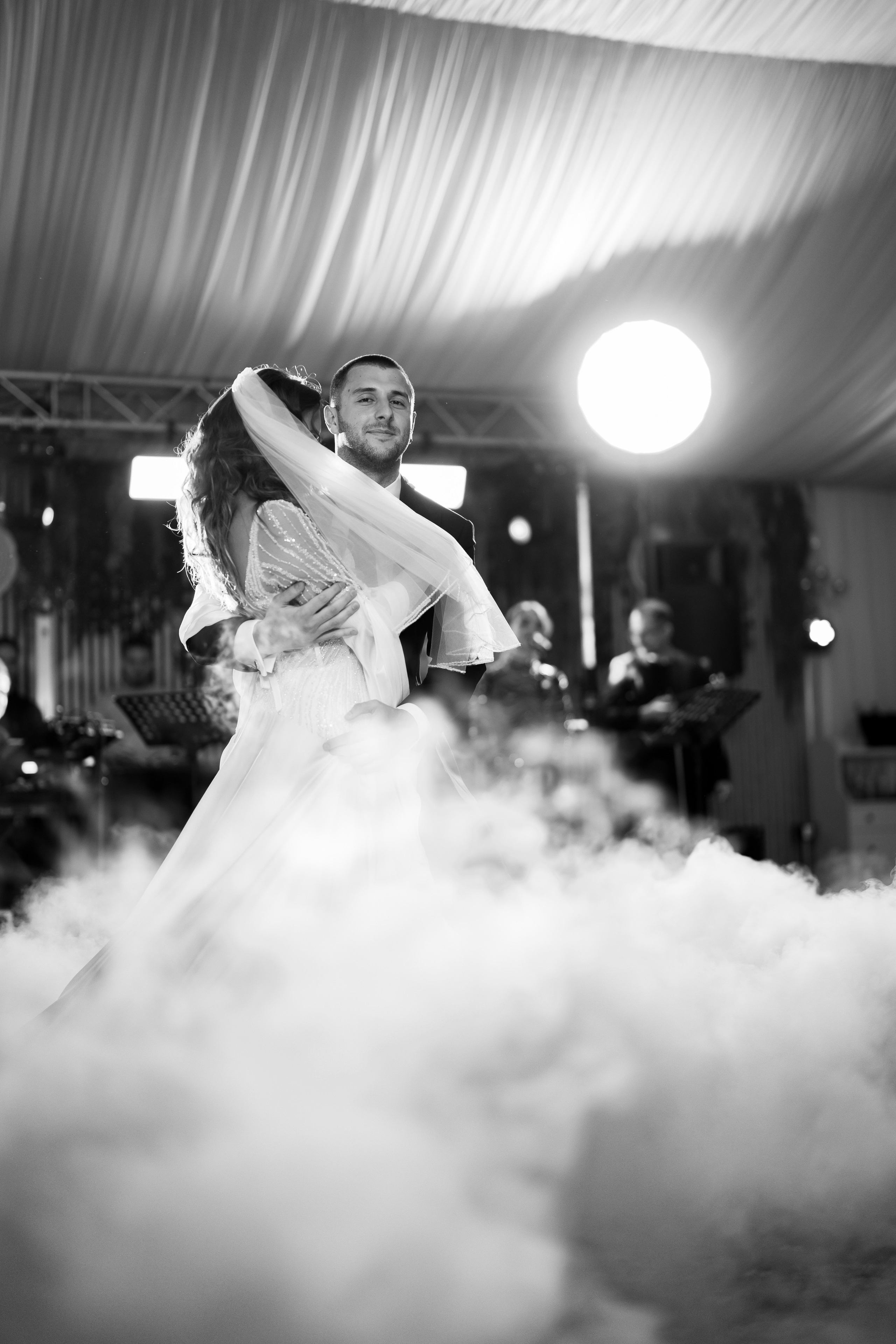 PARTY. Gabriel Florea — Fotograf nuntă București