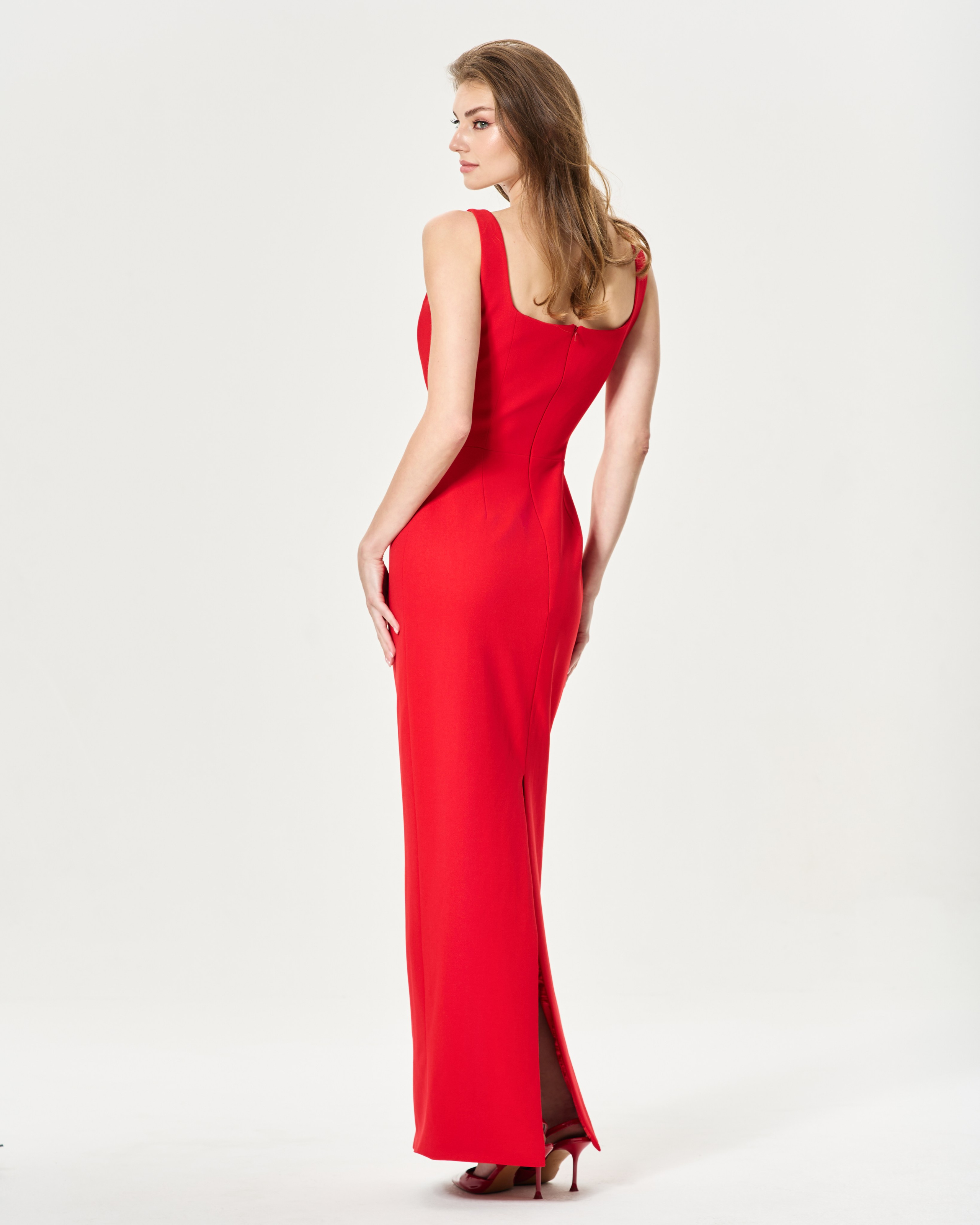 E-COMMERCE FASHION. Dubai photographer Anastasiia.dxb — portrait, fashion and brand photoshoots. Professional photographer for personal and commercial projects