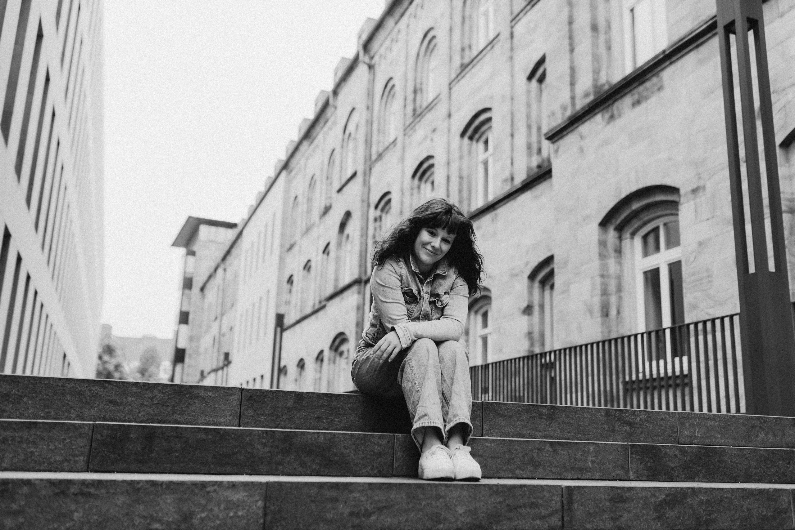 Fotoshooting in Münster City. Schwarz-weiß Fotografie in Münster. Fotografin Viktoria Roschen