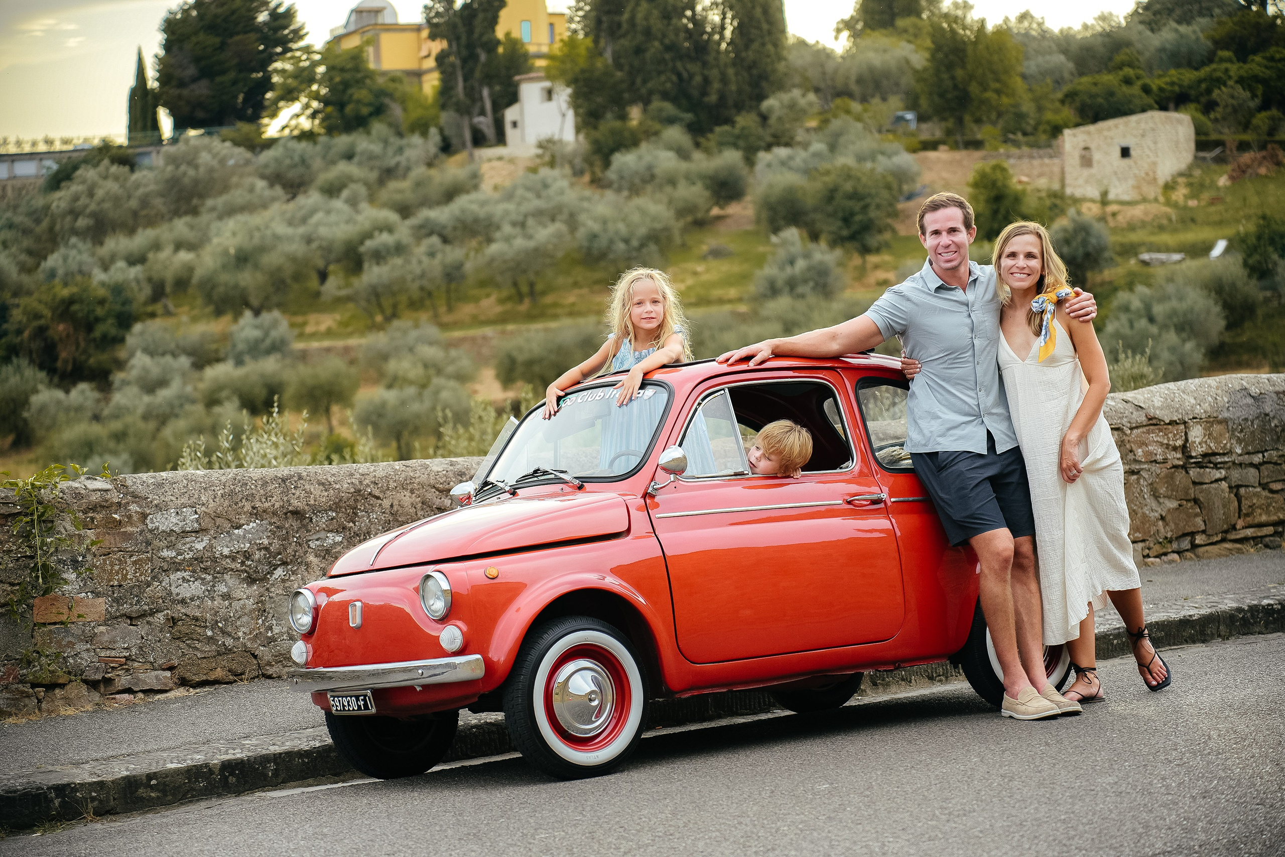 Nicole & Family. Wedding Photographer in Italy
