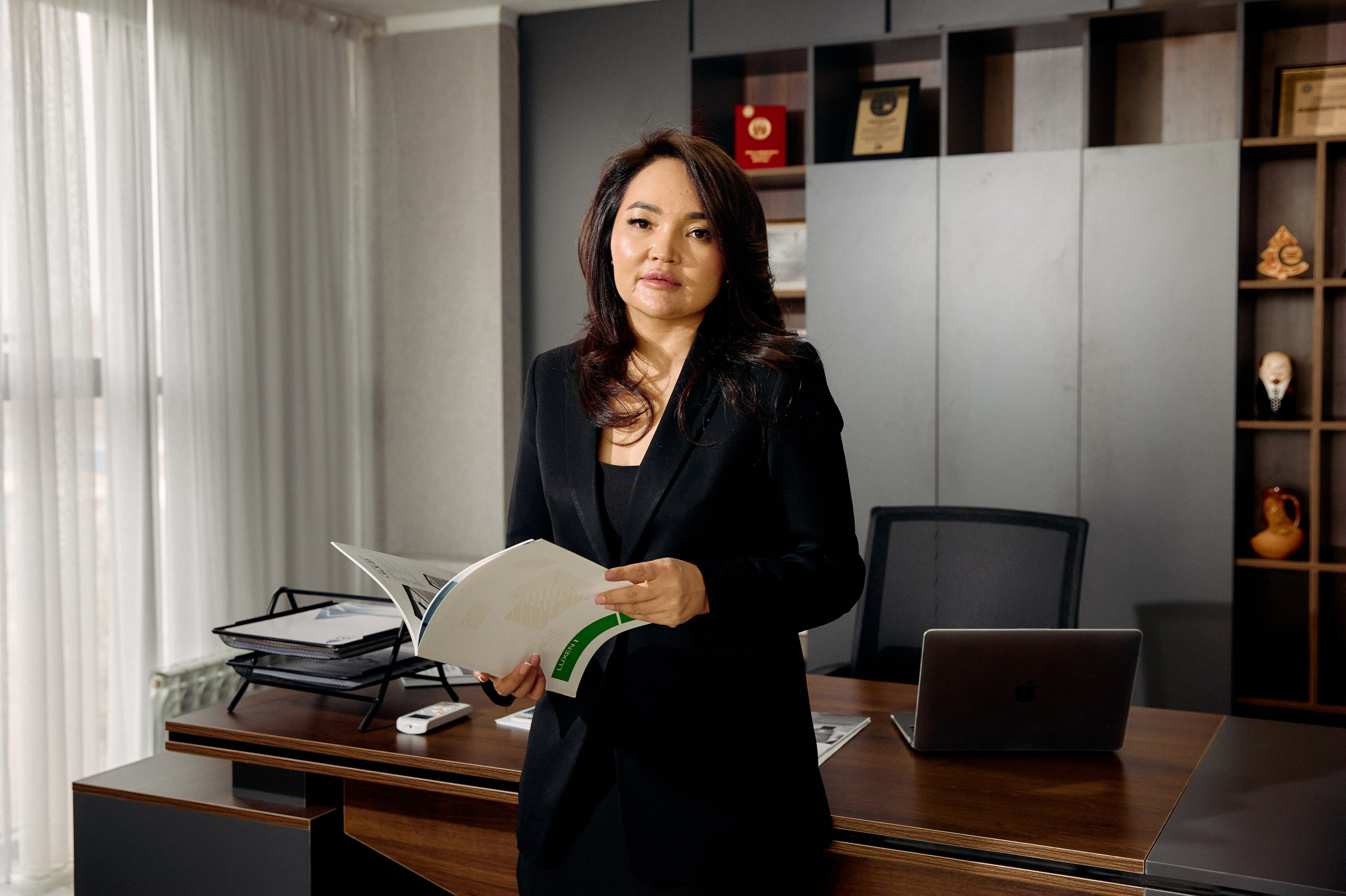 Рахат. Директор завода. Валерия Вартанова. Фотограф